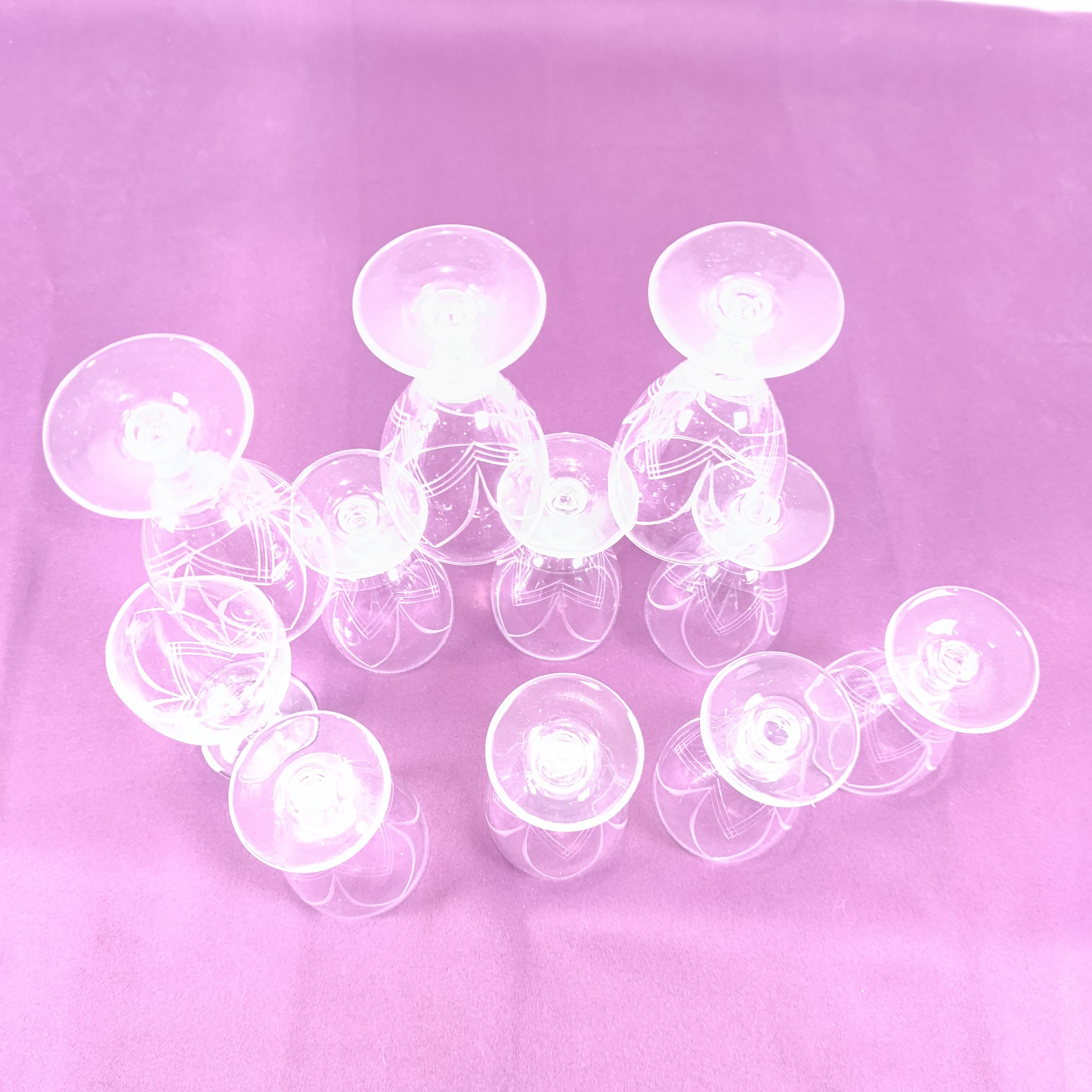 Voir photo 2 de 10 verres à pied en verre 10 verres à pied en verre Très bon état reconditionné photo 2