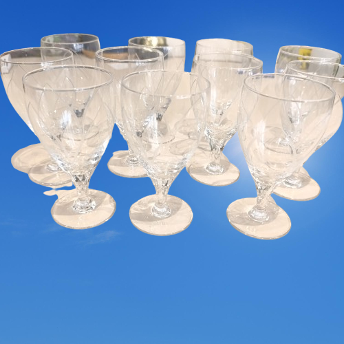 Voir photo 3 de 10 verres à pied en verre 10 verres à pied en verre Très bon état reconditionné photo 3