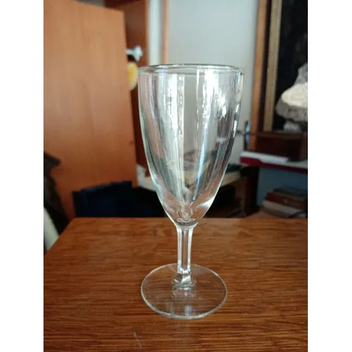 12 Verres Flûtes 13,50 Cm De Haut Très Bon État Bon état reconditionné disponible sur Rakuten