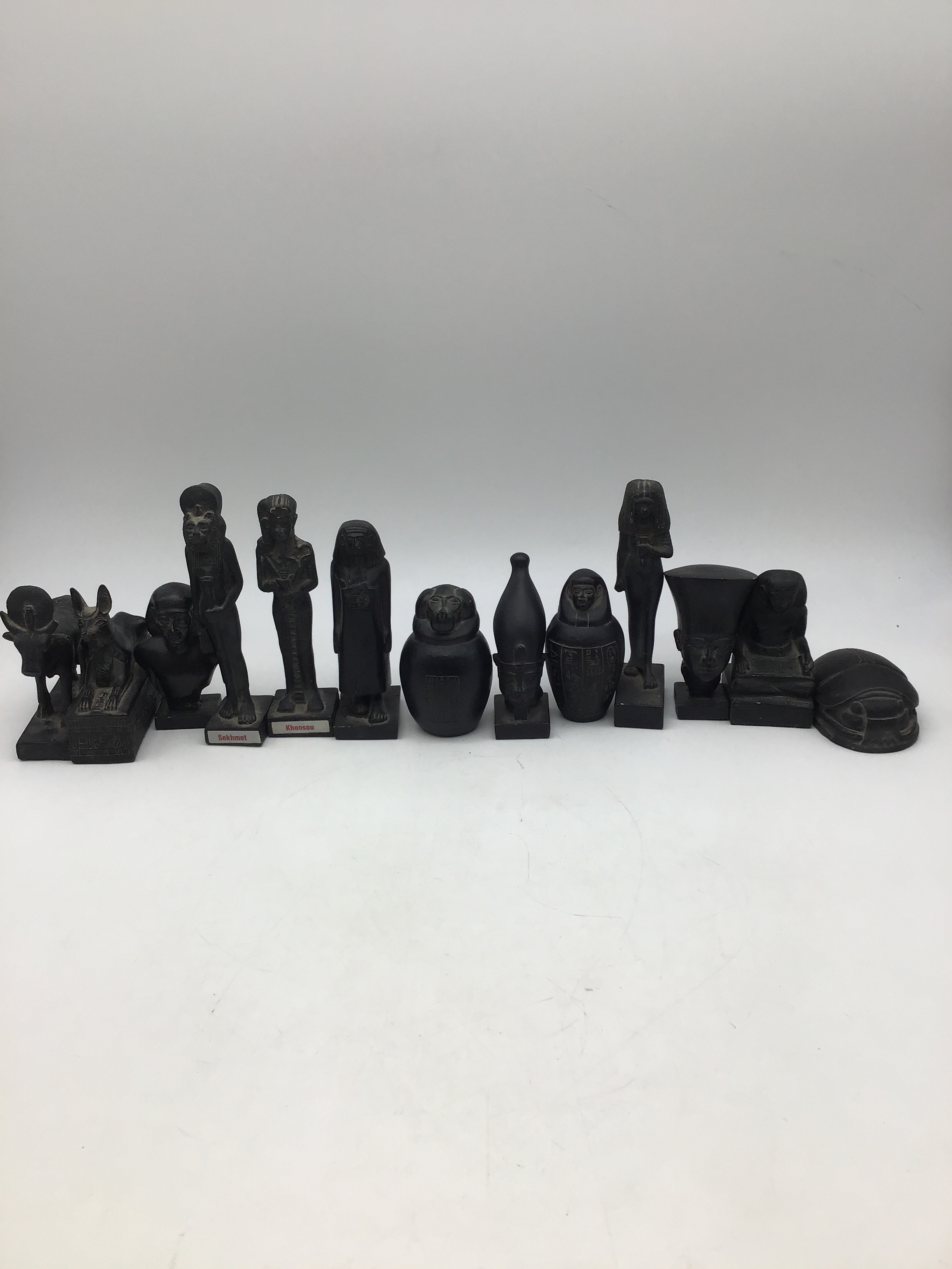 13 Figurine égyptienne en résine Très bon état - 20,00 € 13 Figurine égyptienne en résine Très bon état reconditionné disponible sur Label Emmaüs