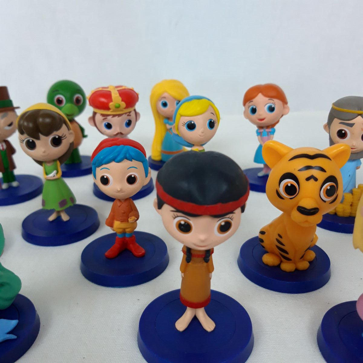 Voir photo 3 de 16 figurines Audio contes 16 figurines Audio contes Parfait état reconditionné photo 3