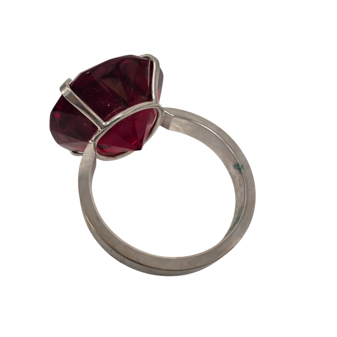 Acheter 1pièce Porte-Serviettes bague Rouge Très bon état - 10,00 € 1pièce Porte-Serviettes bague Rouge Très bon état reconditionné disponible sur Label Emmaüs