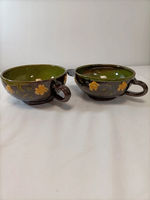 Voir photo 4 de 2 coupelles en grès émaillé vert motif floral artisanales – vaisselle déco 2 coupelles en grès émaillé vert motif floral artisanales – vaisselle déco reconditionné photo 4