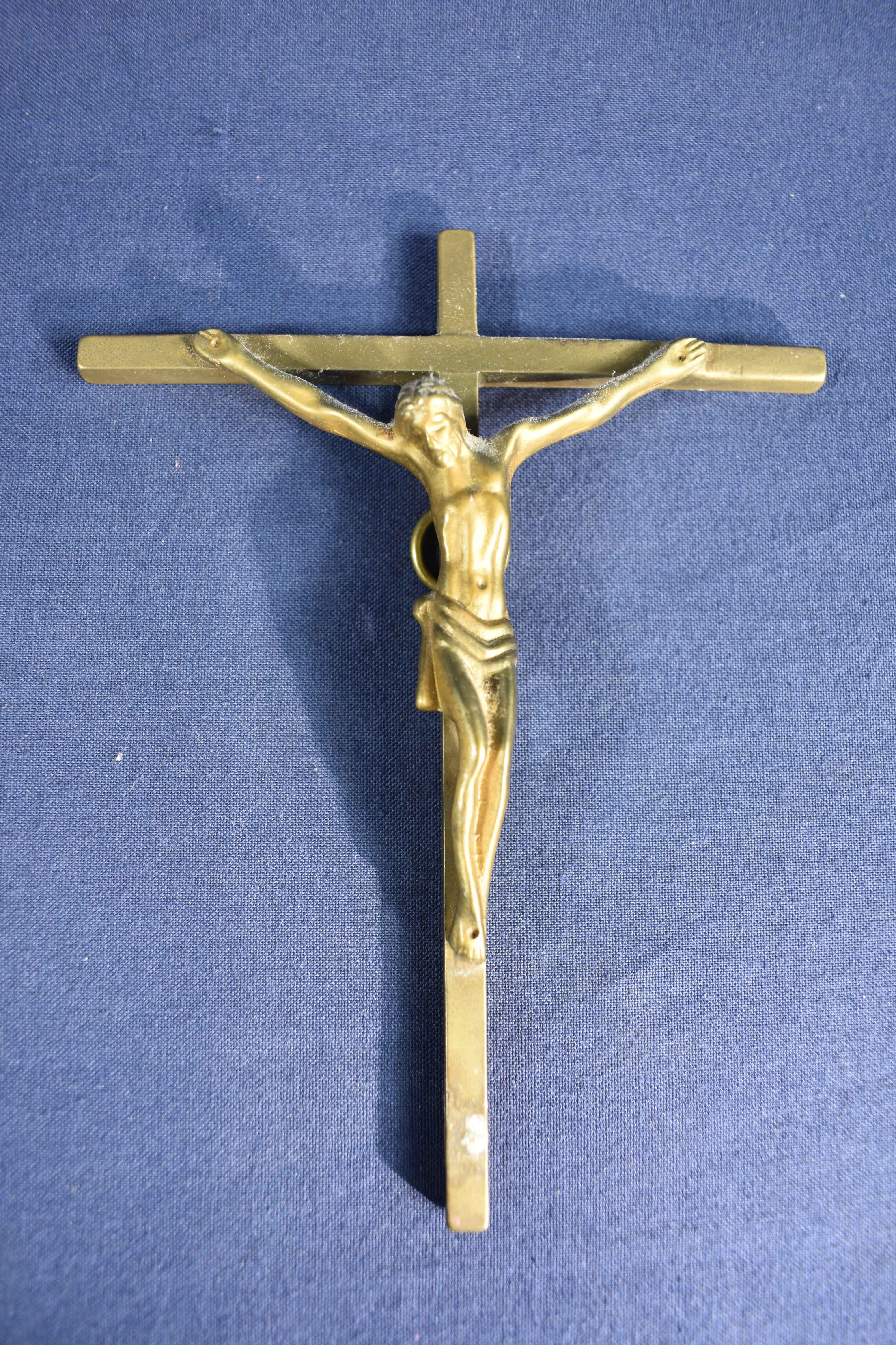 Voir photo 9 de 2 Crucifix en Bronze et laiton, plus 1 croix de St Benoist. 2 Crucifix en Bronze et laiton, plus 1 croix de St Benoist. Bon état reconditionné photo 9