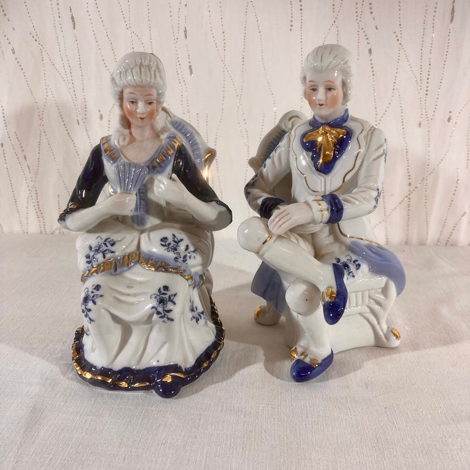 Voir photo 5 de 2 Figurines en porcelaine 2 Figurines en porcelaine Très bon état reconditionné photo 5