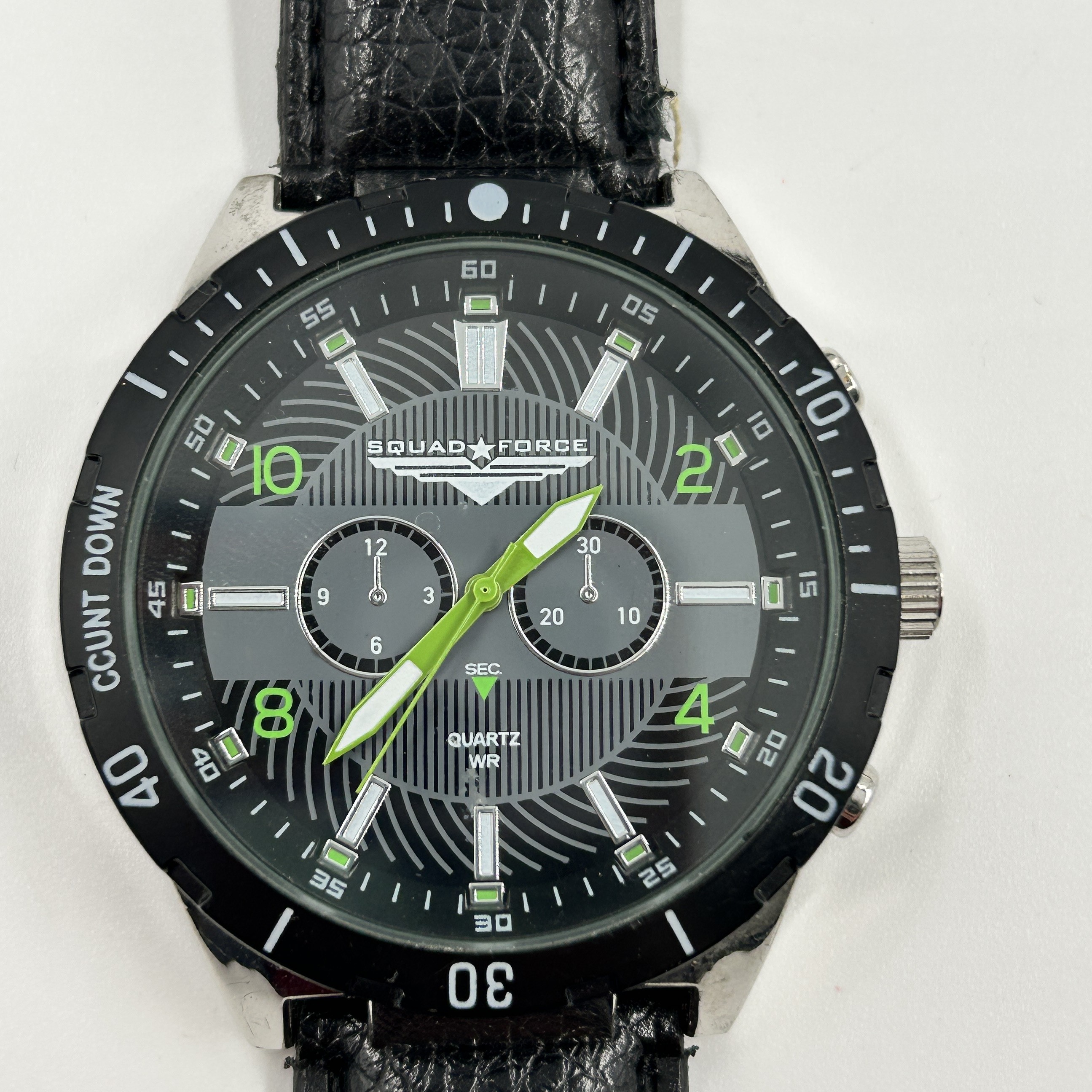 Voir photo 2 de 2 montres à quartz Atlas for men 2 montres à quartz Atlas for men Bon état reconditionné photo 2