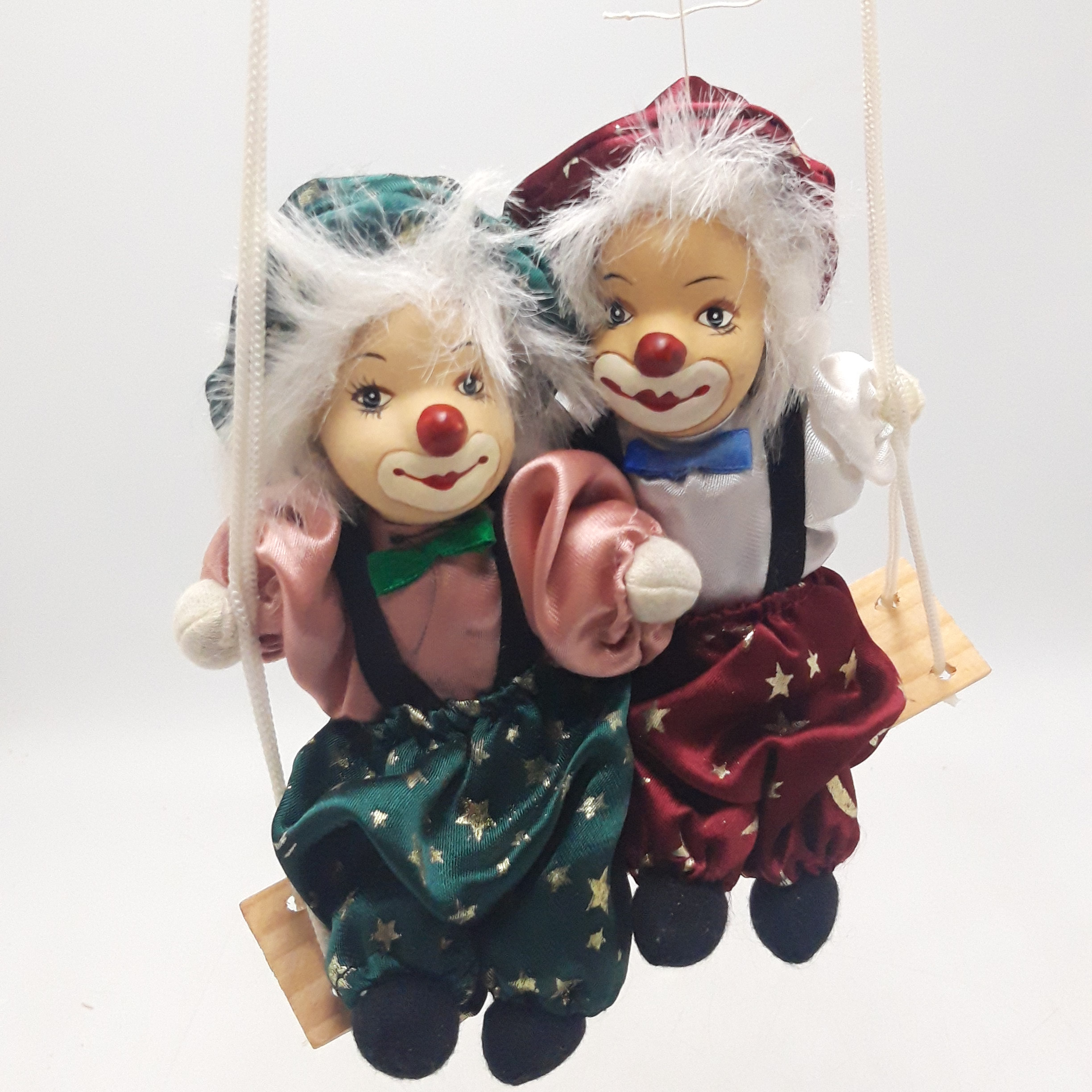 Voir photo 3 de 2 petites figurines clown en porcelaine sur balançoire 2 petites figurines clown en porcelaine sur balançoire Bon état reconditionné photo 3