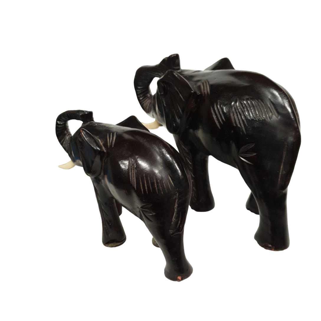Voir photo 4 de 2 Statuettes éléphants en bois noir 2 Statuettes éléphants en bois noir Bon état reconditionné photo 4