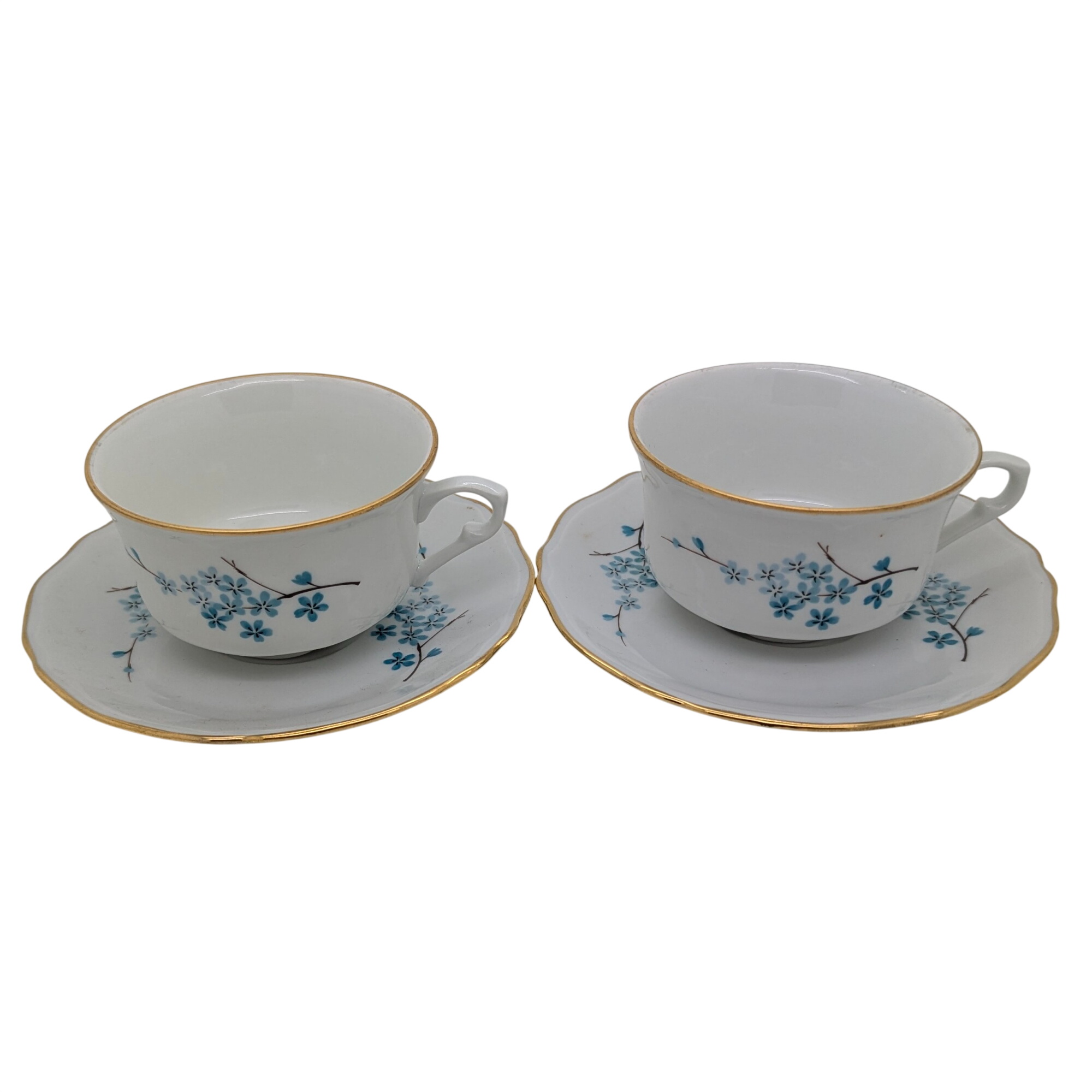 Acheter 2 Tasses et soucoupe - haute porcelaine du Berry - création L. Lourioux - décor myosotis - 10,50 € 2 Tasses et soucoupe - haute porcelaine du Berry - création L. Lourioux - décor myosotis reconditionné disponible sur Label Emmaüs
