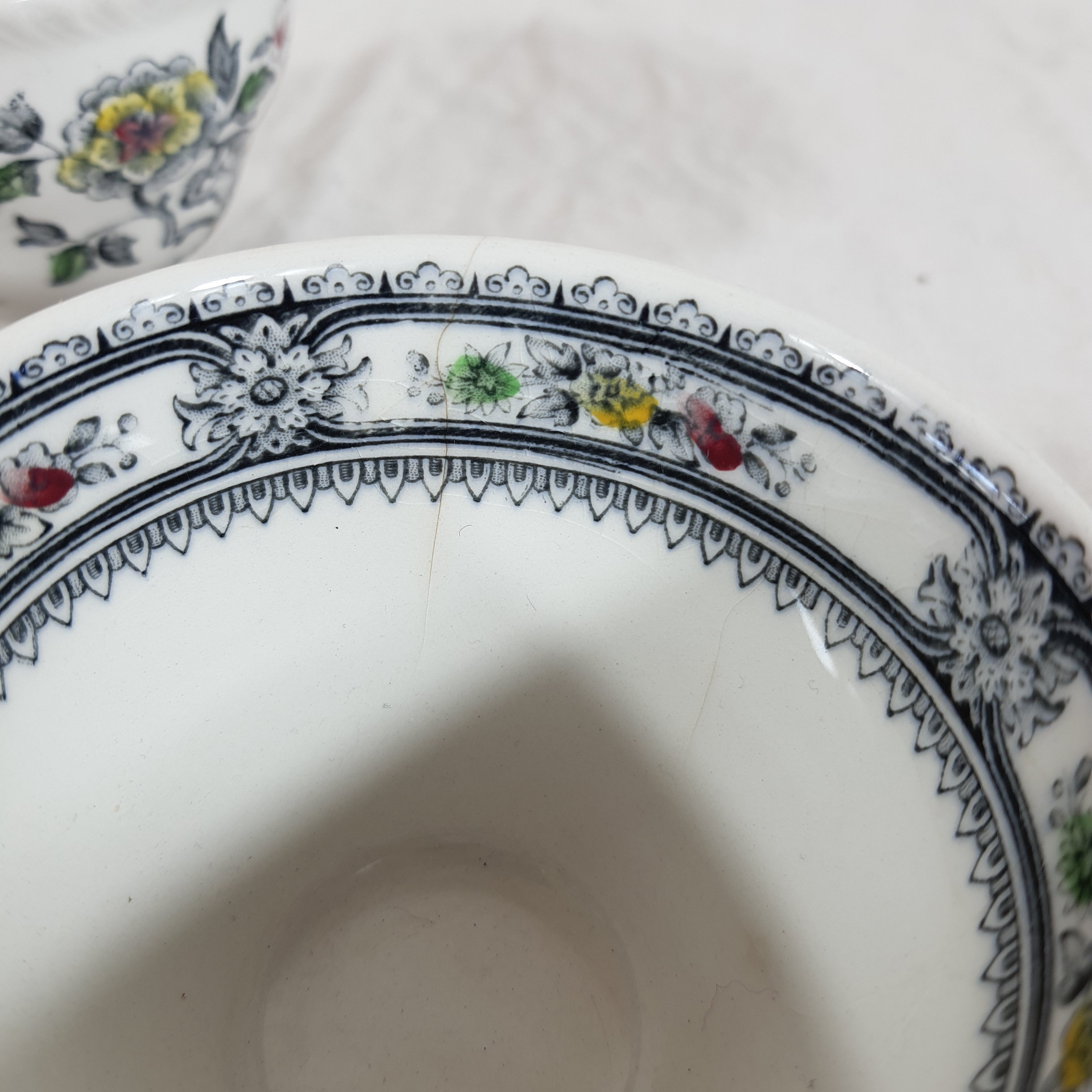 Voir photo 4 de 2 Tasses fleuries- faïence - woods england 2 Tasses fleuries- faïence - woods england Bon état reconditionné photo 4