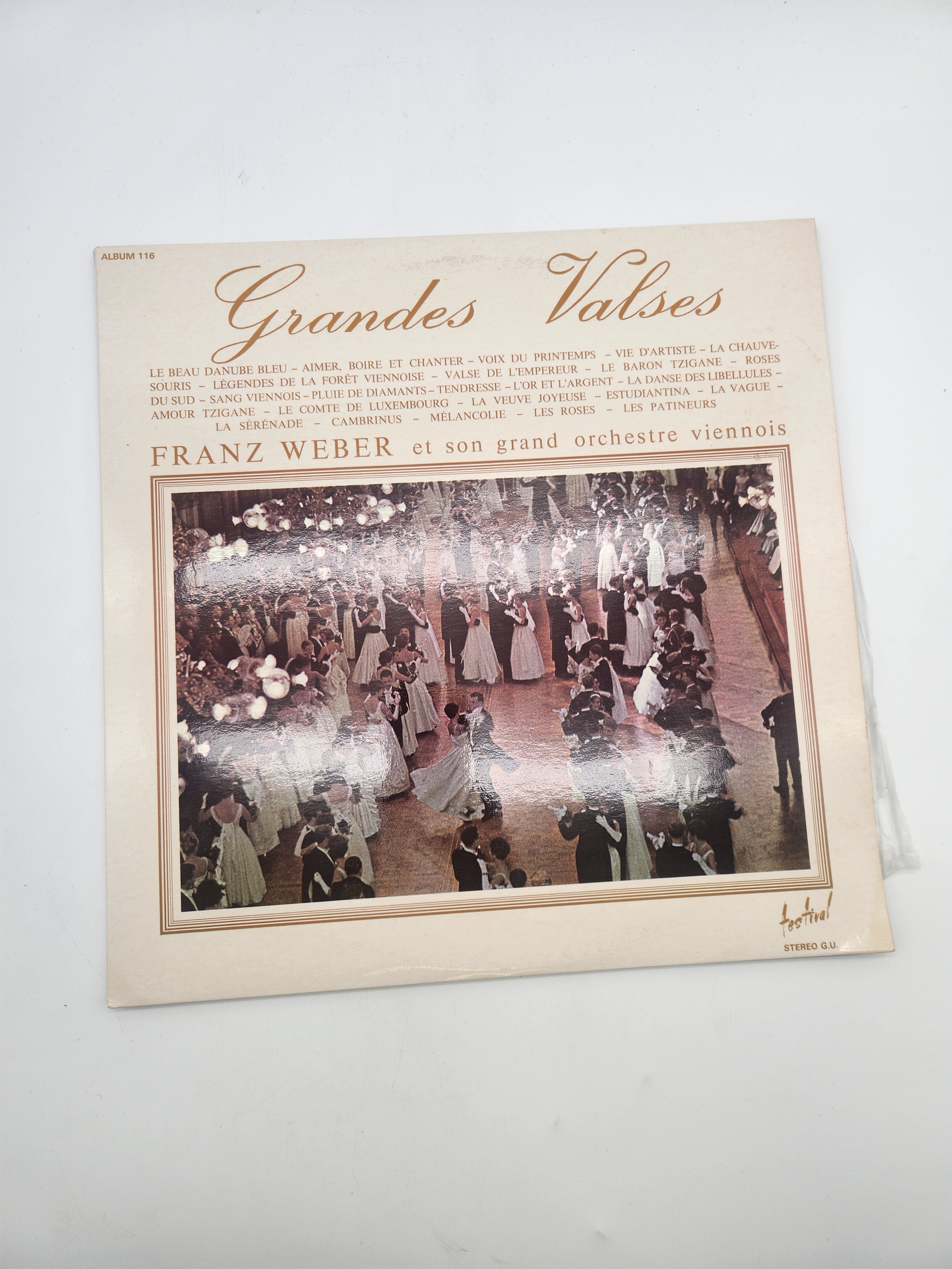 Voir photo 2 de 2 Vinyles 33 Tours - Grandes Valses de Franz Weber et son grand orchestre viennois 2 Vinyles 33 Tours - Grandes Valses de Franz Weber et son grand orchestre viennois Très bon état reconditionné photo 2