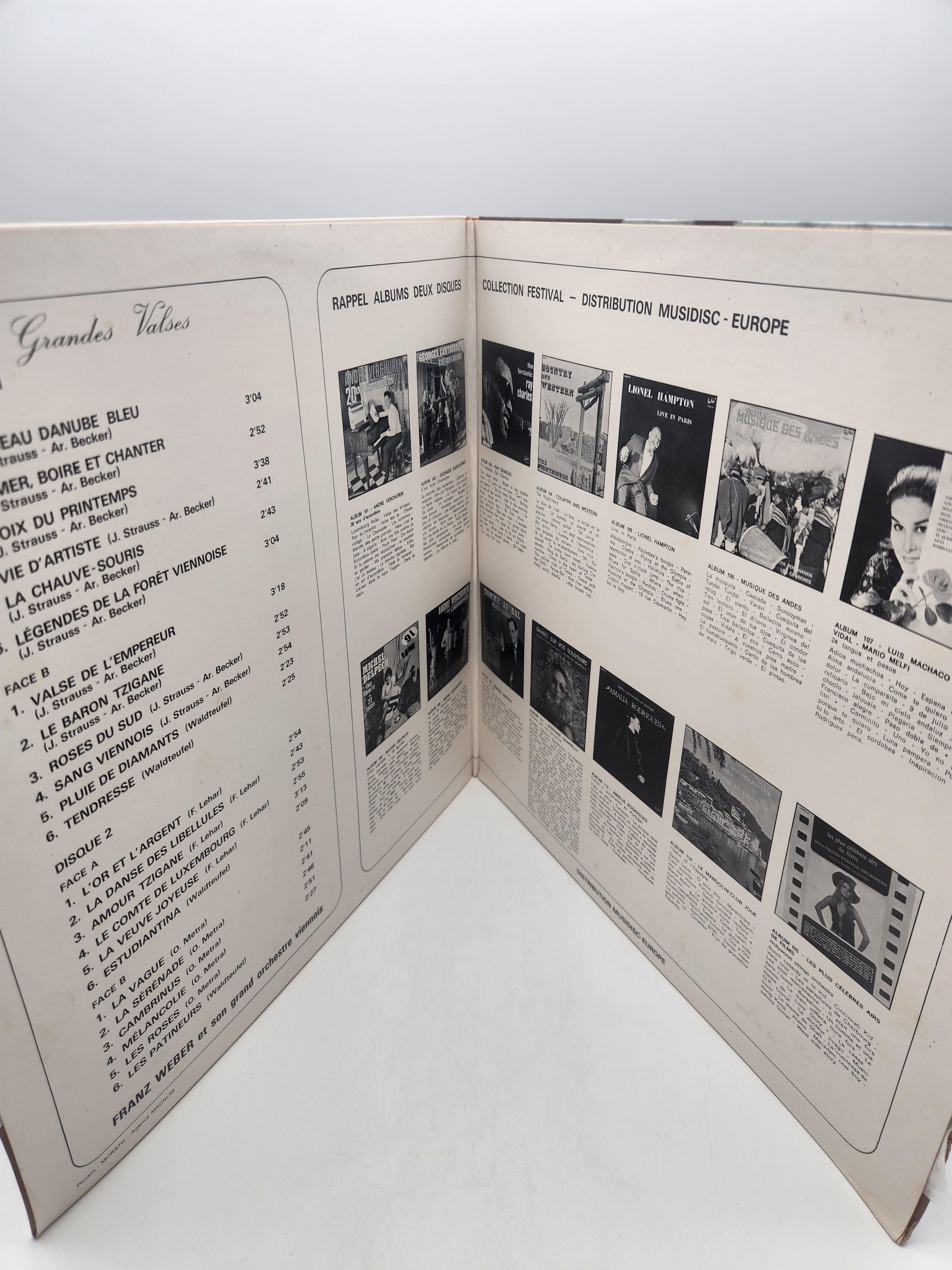 Voir photo 3 de 2 Vinyles 33 Tours - Grandes Valses de Franz Weber et son grand orchestre viennois 2 Vinyles 33 Tours - Grandes Valses de Franz Weber et son grand orchestre viennois Très bon état reconditionné photo 3