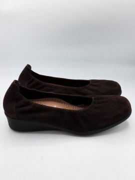 2656 Ballerines compensées HIRIKA marron de seconde main - 25,00 € 2656 Ballerines compensées HIRIKA marron de seconde main N/A reconditionné disponible sur Claquettes Market