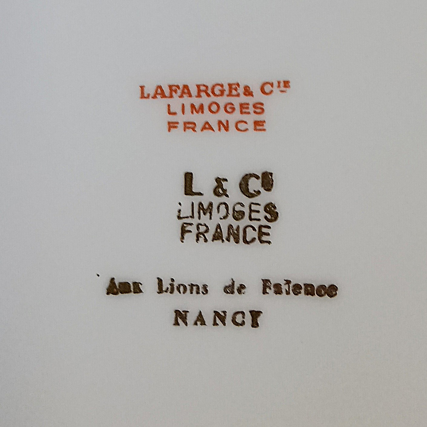 Voir photo 16 de 3 plats ronds et une soupière en porcelaine Limoges 3 plats ronds et une soupière en porcelaine Limoges Très bon état reconditionné photo 16