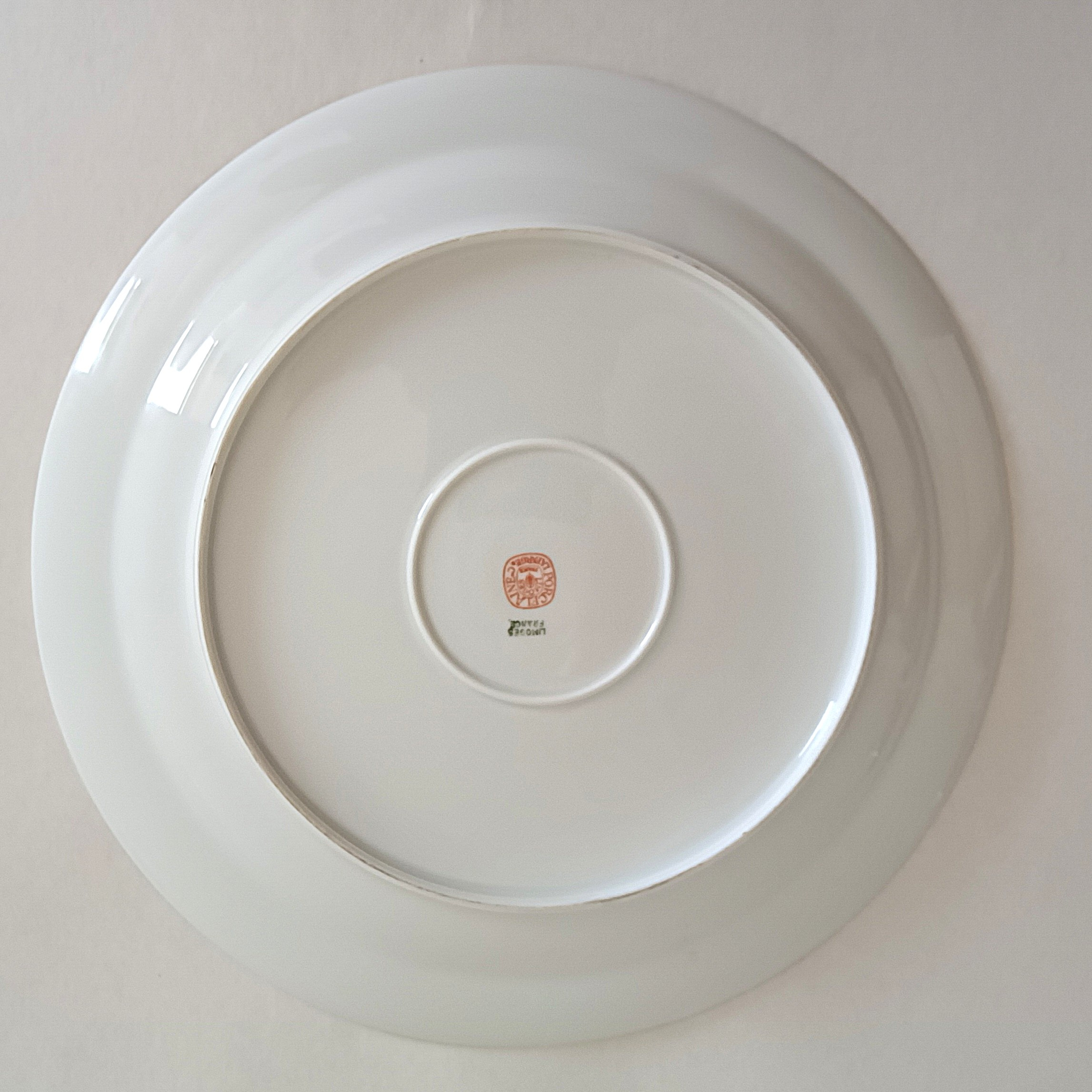 Voir photo 4 de 3 plats ronds et une soupière en porcelaine Limoges 3 plats ronds et une soupière en porcelaine Limoges Très bon état reconditionné photo 4