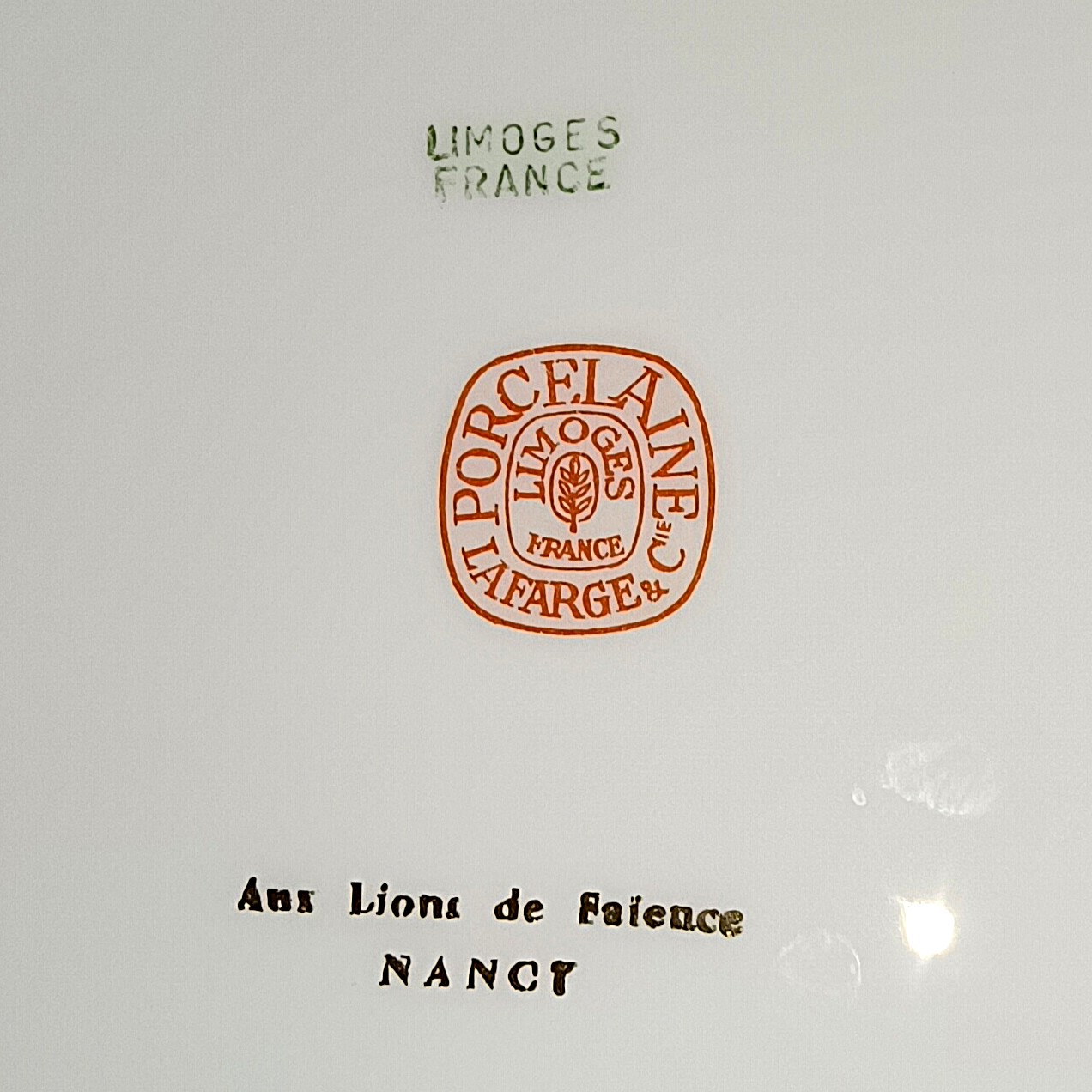Voir photo 8 de 3 plats ronds et une soupière en porcelaine Limoges 3 plats ronds et une soupière en porcelaine Limoges Très bon état reconditionné photo 8