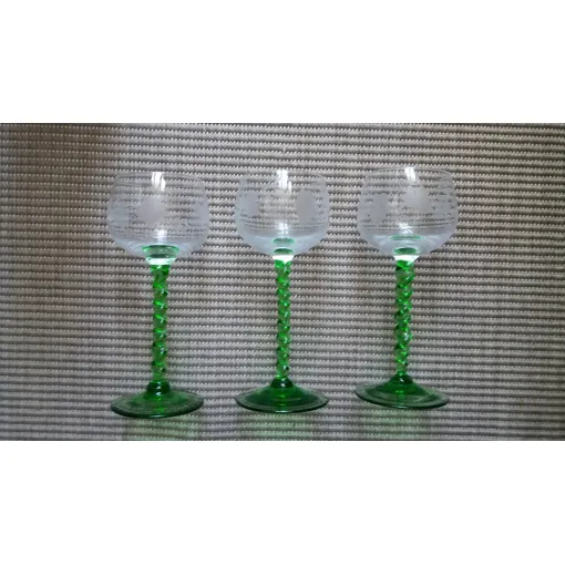 Acheter 3 Verres À Pied Pour Vin Blanc occasion - 13,90 € 3 Verres À Pied Pour Vin Blanc occasion reconditionné disponible sur Rakuten