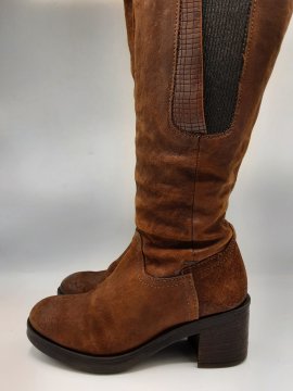 Acheter 31 33Bottes MJUS camel de seconde main - 30,00 € 31 33Bottes MJUS camel de seconde main Mjus reconditionné disponible sur Claquettes Market