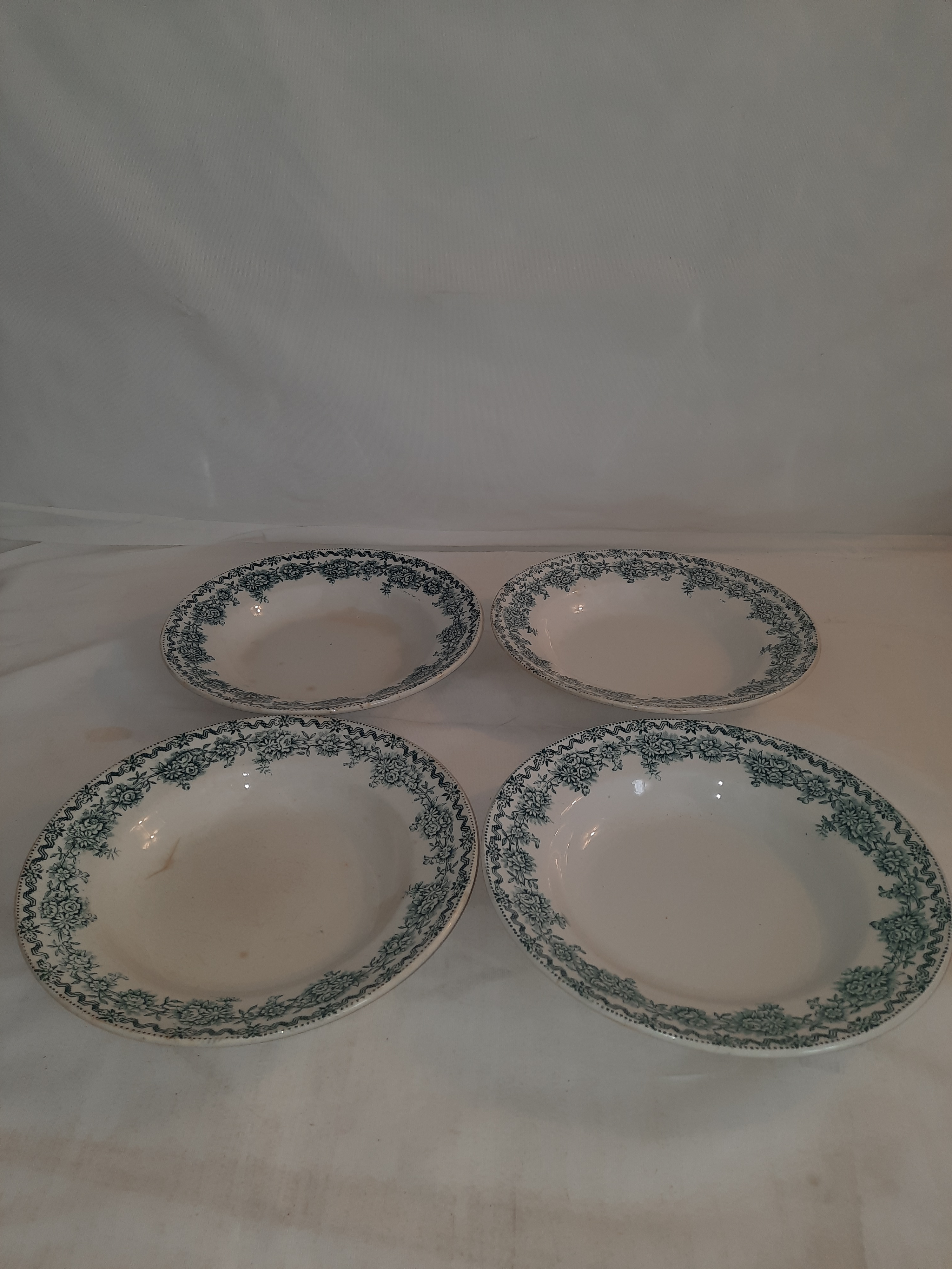 Voir photo 3 de 4 assiettes plates anciennes 4 assiettes plates anciennes État correct reconditionné photo 3
