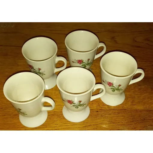 5 Mazagrans À Anses - Grès Émaillé Beige À Motifs Floraux De Roses - 09.2cm De Hauteur ,07cm De Diamètre Du Buvant ,09cm Avec Anse Environ - Fabriqués En Chine Par Chi Kiang Stoneware , Années 80 occasion reconditionné disponible sur Rakuten