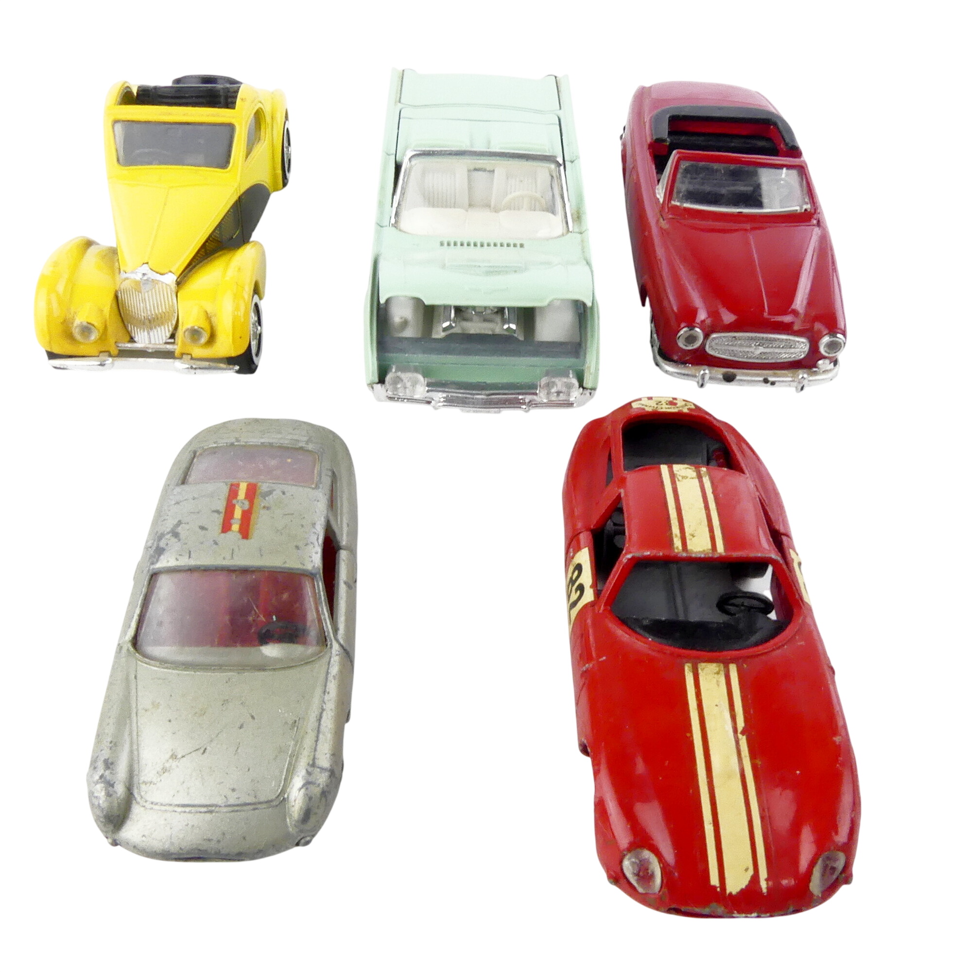 5 voitures anciennes Solido 1/43 État correct - 10,00 € 5 voitures anciennes Solido 1/43 État correct reconditionné disponible sur Label Emmaüs