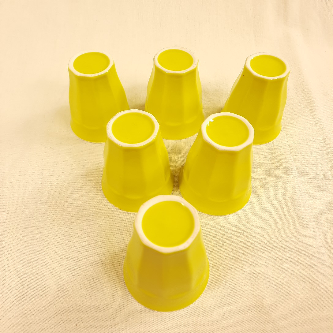 Voir photo 2 de 6 mini mugs en céramique vert anis et intérieur blanc 6 mini mugs en céramique vert anis et intérieur blanc Très bon état reconditionné photo 2