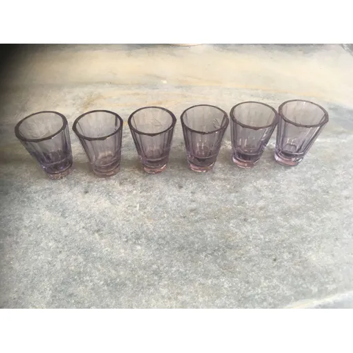 6 Petits Verres À Digestif Couleur Mauve Bon état reconditionné disponible sur Rakuten