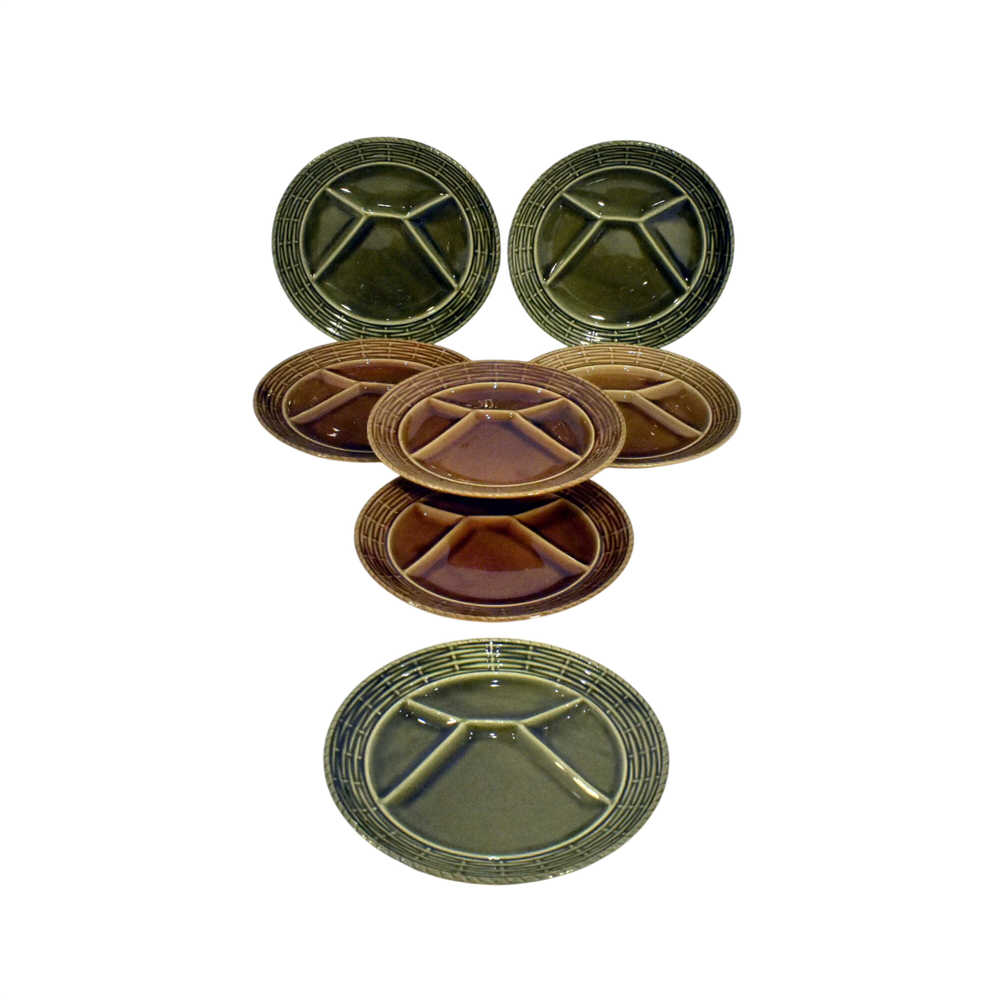 7 Anciennes Assiettes à Fondue - Sarreguemines France Bon état - 35,00 € 7 Anciennes Assiettes à Fondue - Sarreguemines France Bon état reconditionné disponible sur Label Emmaüs