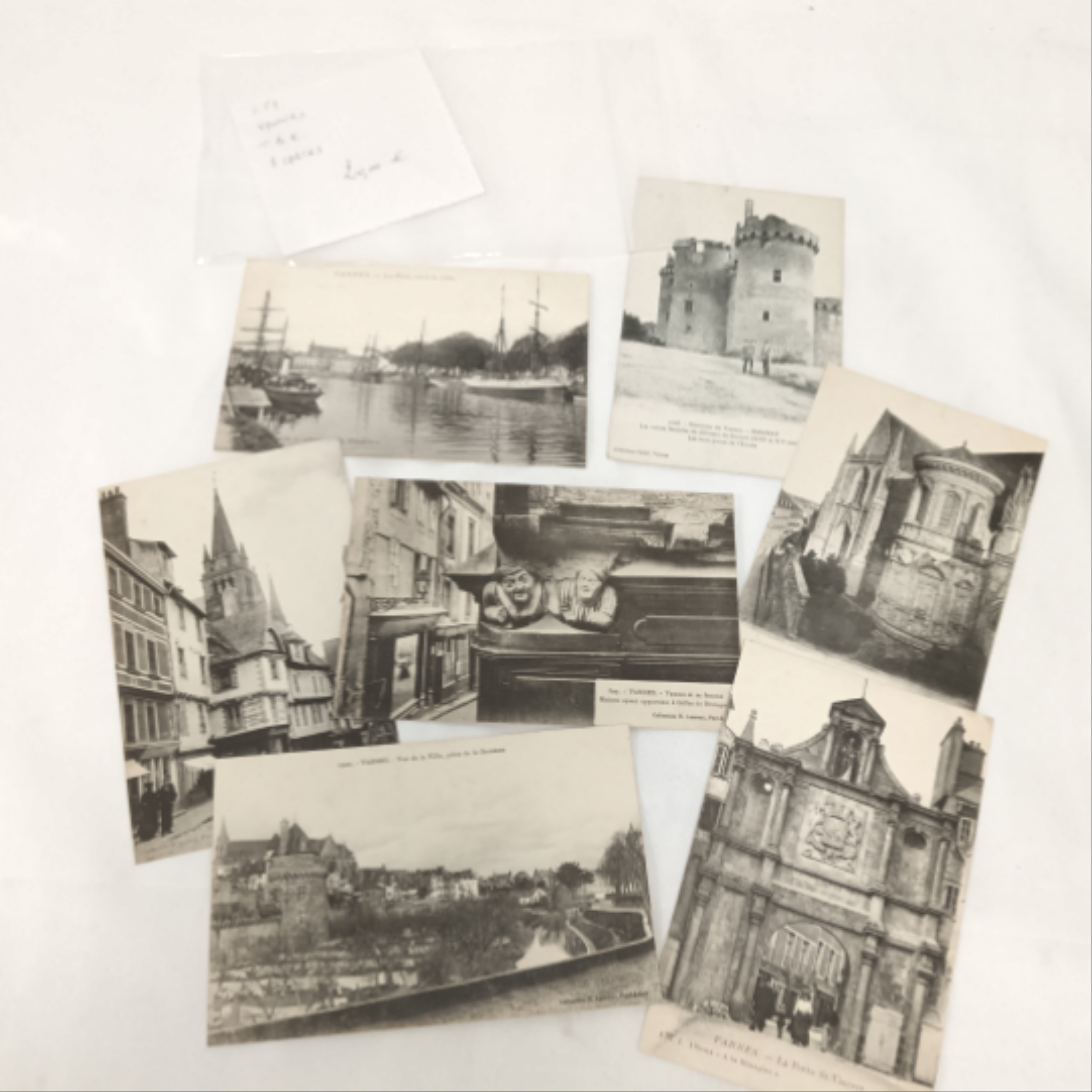 Acheter 7 Cartes postales Anciennes "Vannes" TBE Très bon état - 10,00 € 7 Cartes postales Anciennes "Vannes" TBE Très bon état reconditionné disponible sur Label Emmaüs