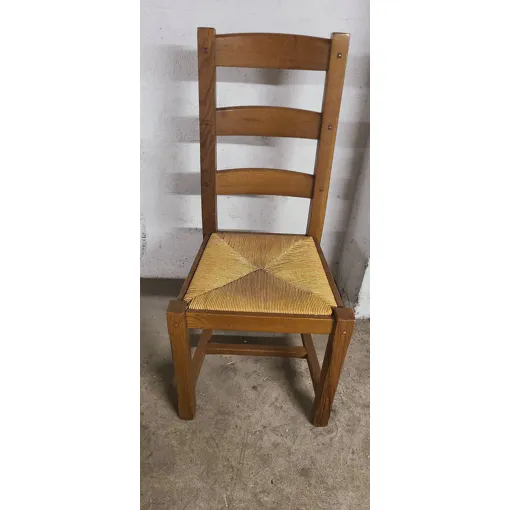 À Vendre 4 Chaises En Bois. Le Prix Est Par Unité. occasion reconditionné disponible sur Rakuten