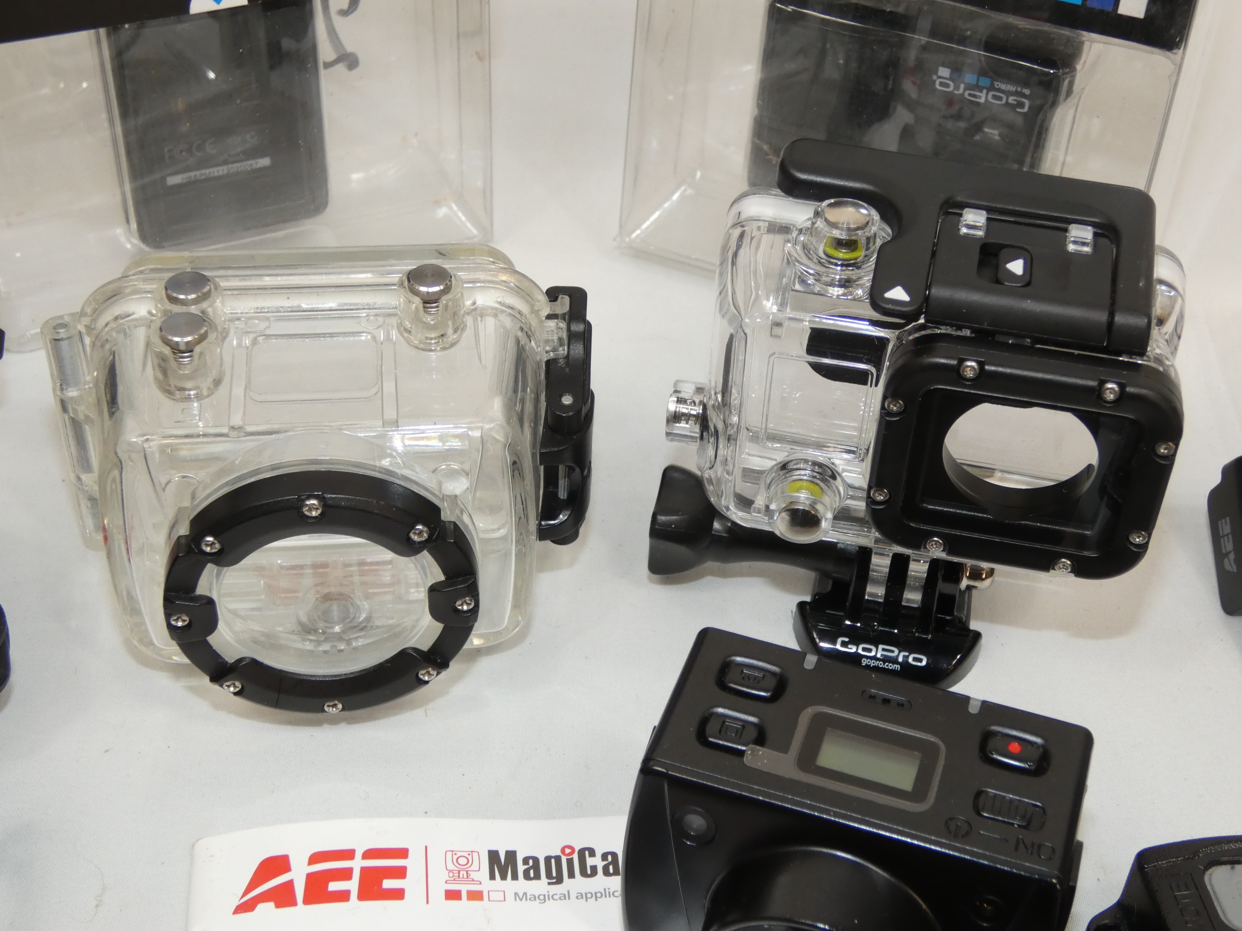 Voir photo 3 de Accessoires pour Gopro avec une caméra Aee Sd1 en plus ! Accessoires pour Gopro avec une caméra Aee Sd1 en plus ! Très bon état reconditionné photo 3