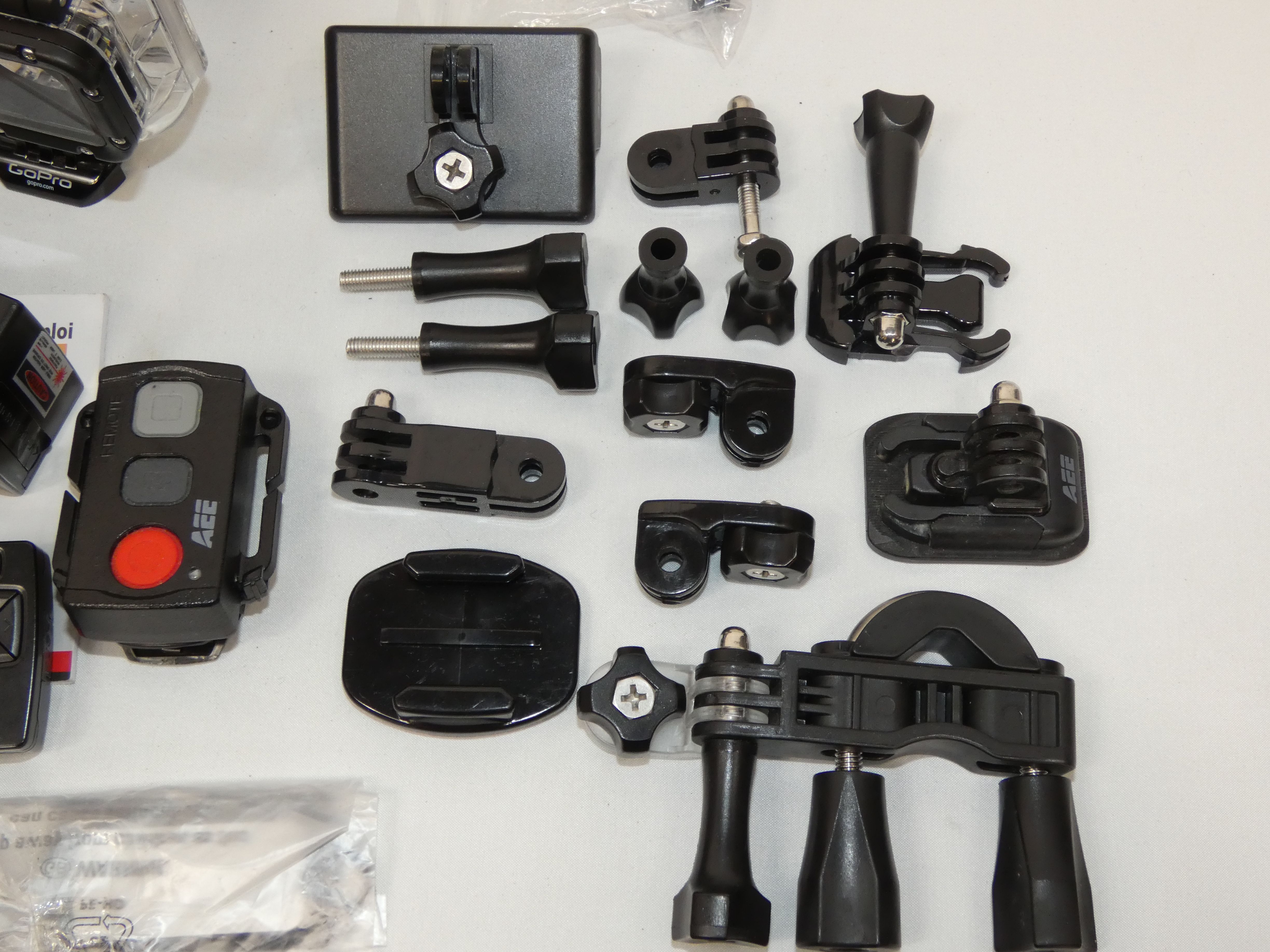Voir photo 4 de Accessoires pour Gopro avec une caméra Aee Sd1 en plus ! Accessoires pour Gopro avec une caméra Aee Sd1 en plus ! Très bon état reconditionné photo 4