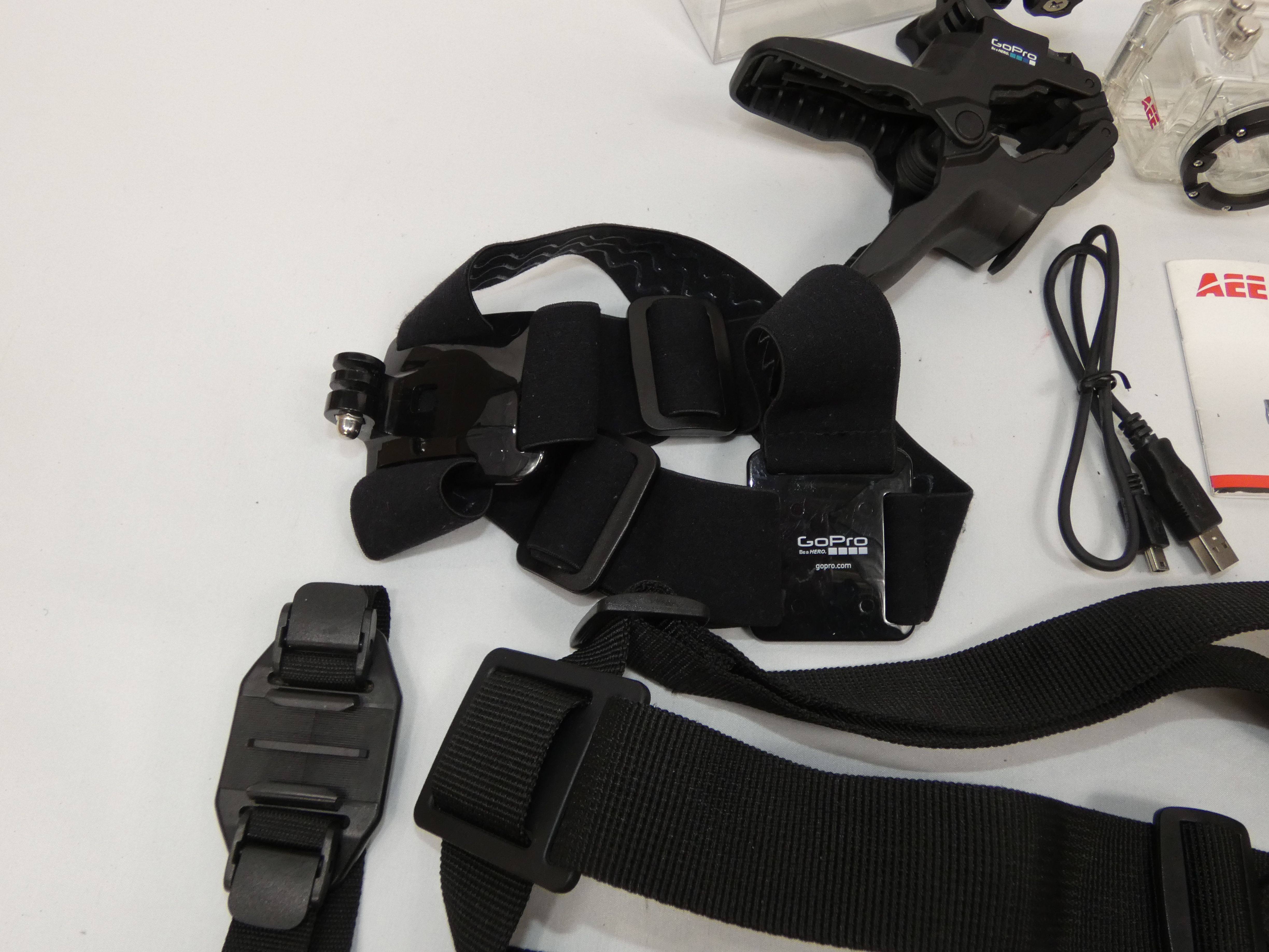 Voir photo 6 de Accessoires pour Gopro avec une caméra Aee Sd1 en plus ! Accessoires pour Gopro avec une caméra Aee Sd1 en plus ! Très bon état reconditionné photo 6