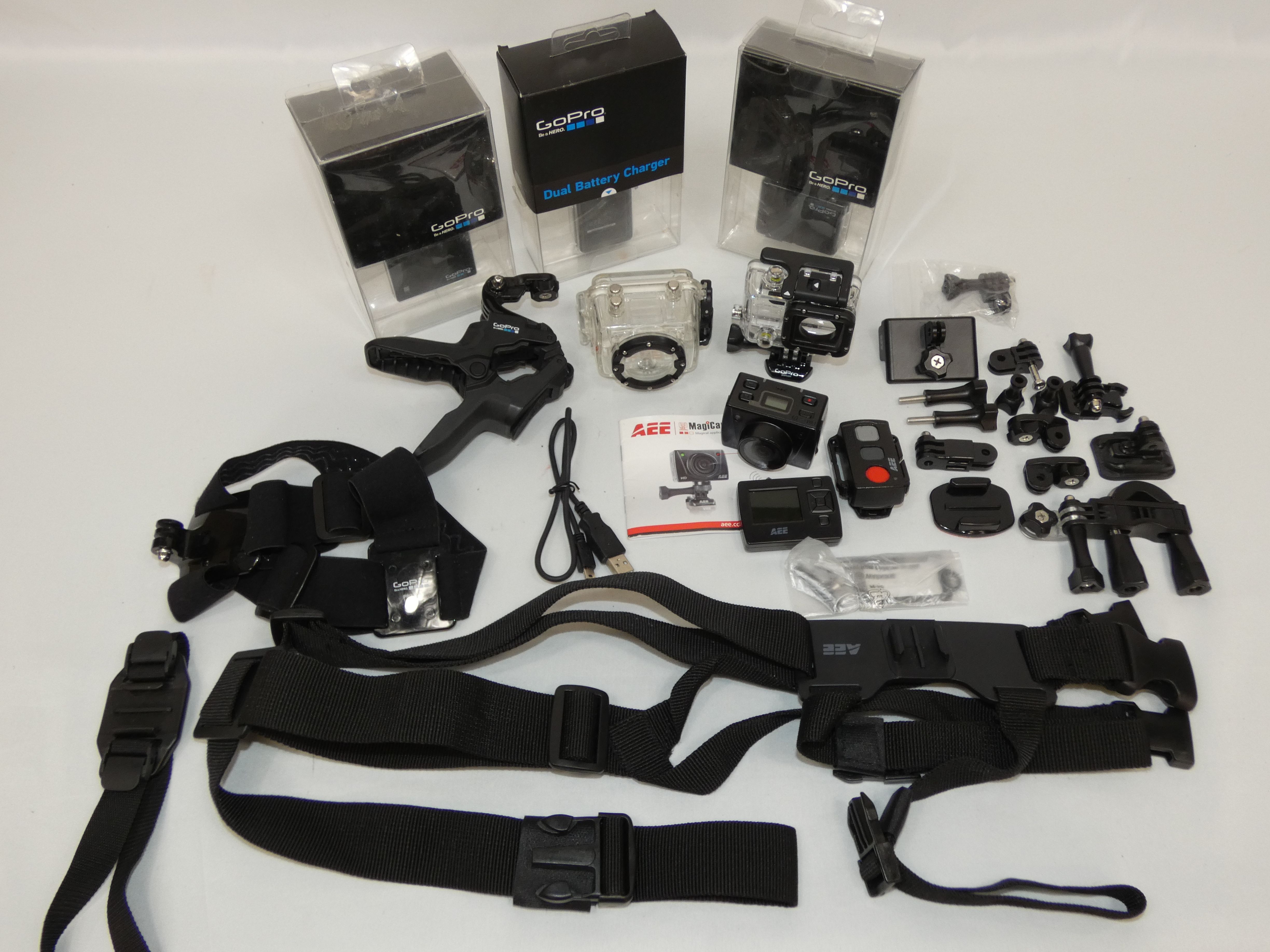 Accessoires pour Gopro avec une caméra Aee Sd1 en plus ! Très bon état - 30,00 € Accessoires pour Gopro avec une caméra Aee Sd1 en plus ! Très bon état reconditionné disponible sur Label Emmaüs