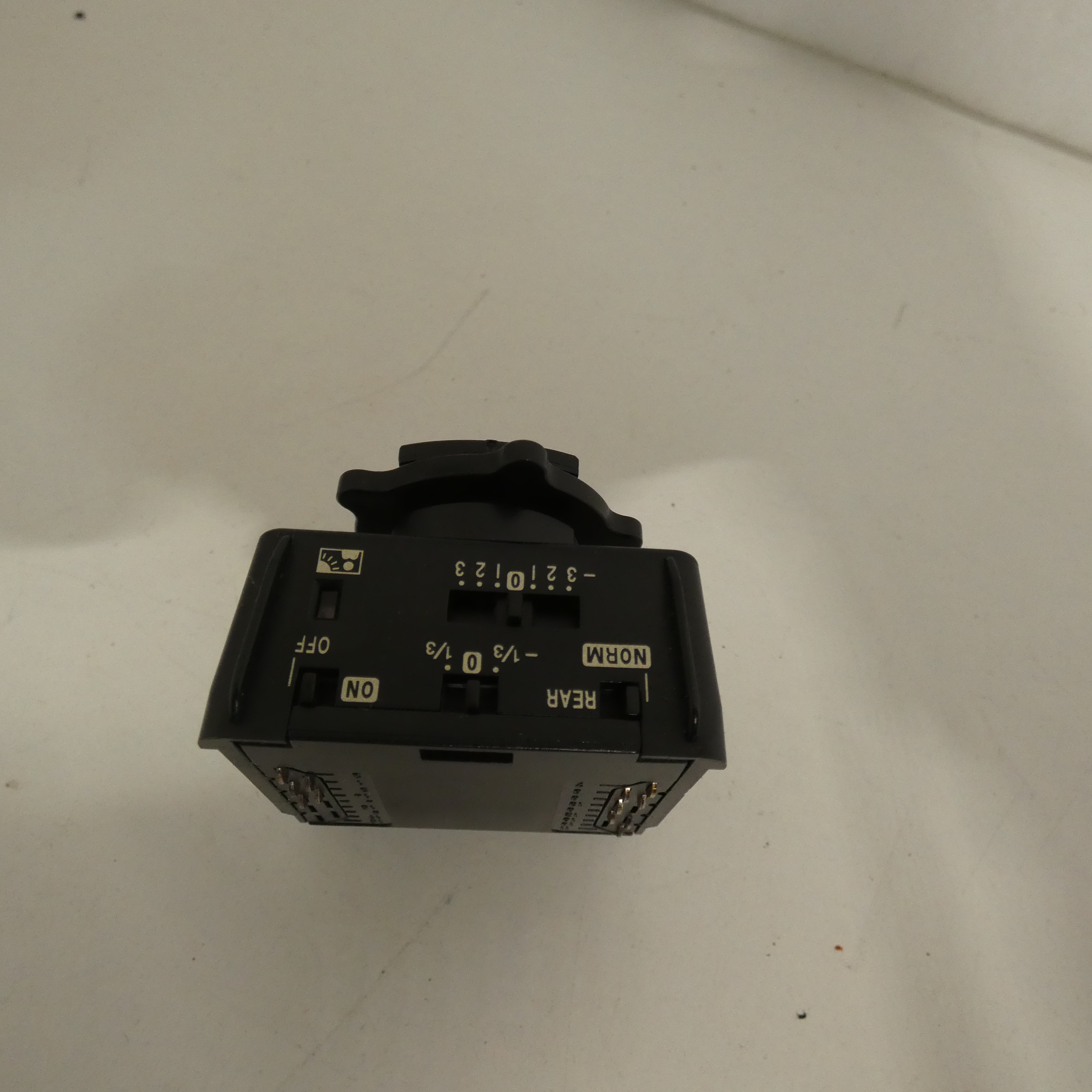Voir photo 2 de Adaptateur pour flash NIKON SCA 3401 M4 Adaptateur pour flash NIKON SCA 3401 M4 neuf reconditionné photo 2