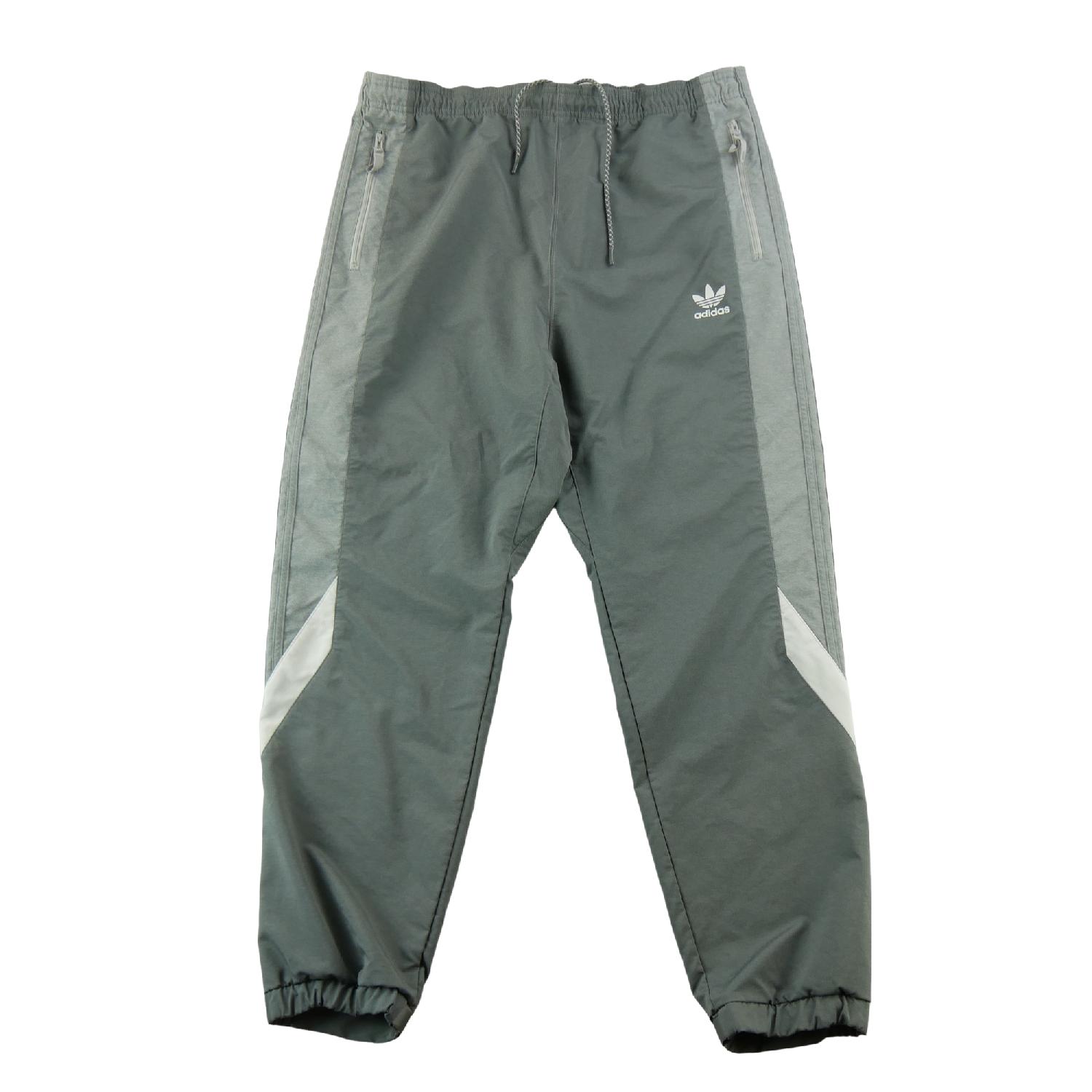 Acheter Adidas Jogging Originals Regular Fit Survêtement Trefoil BS4512 Homme Taille L Gris #QWE1400 Très bon état - 20,99 € Adidas Jogging Originals Regular Fit Survêtement Trefoil BS4512 Homme Taille L Gris #QWE1400 Très bon état Adidas reconditionné disponible sur Sporteed