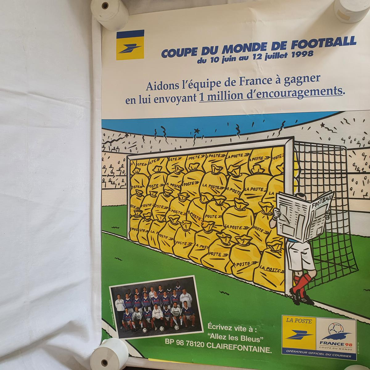 Voir photo 2 de Affiches Postales Équipe de France 98 et Tintin Affiches Postales Équipe de France 98 et Tintin État correct reconditionné photo 2