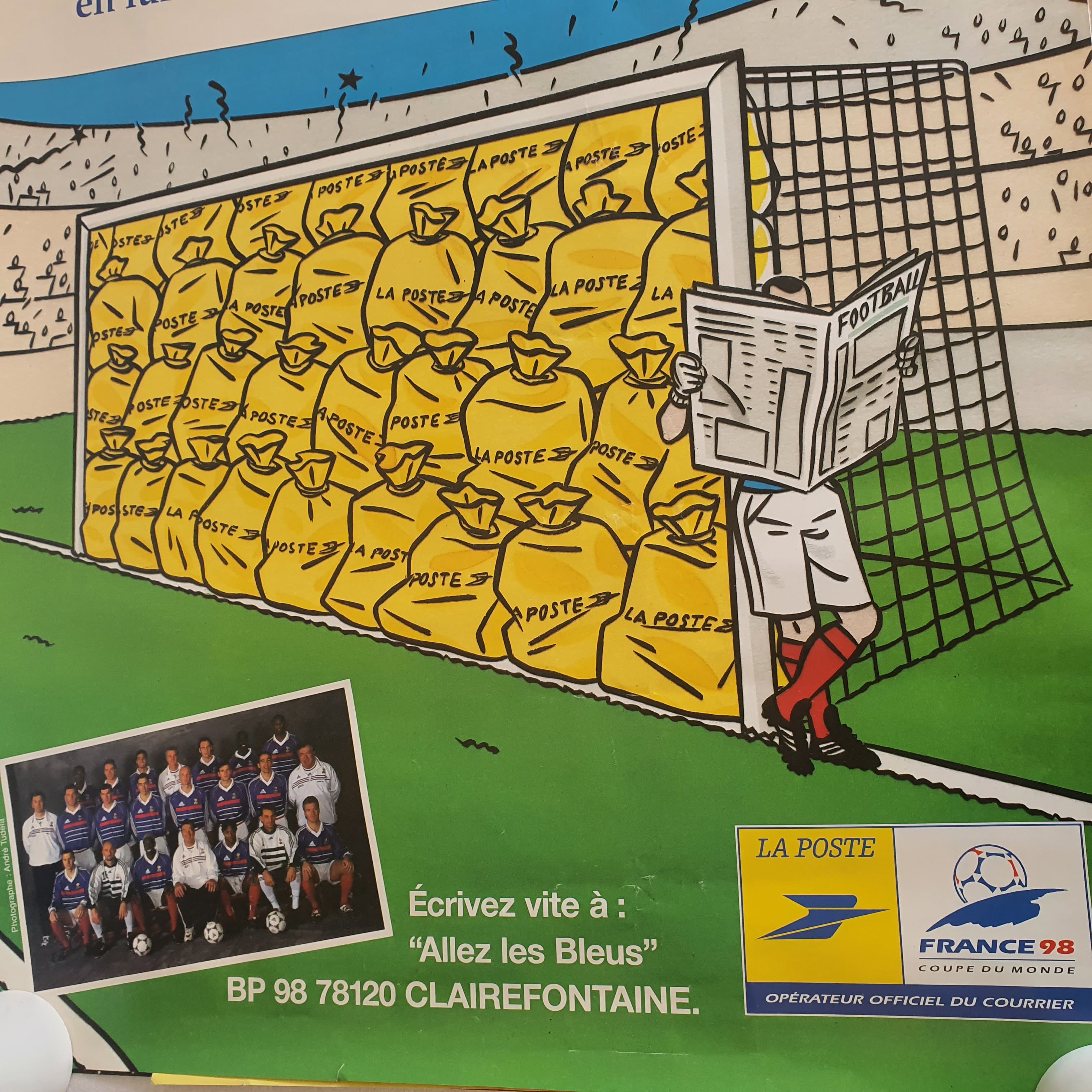 Acheter Affiches Postales Équipe de France 98 et Tintin État correct - 11,25 € Affiches Postales Équipe de France 98 et Tintin État correct reconditionné disponible sur Label Emmaüs