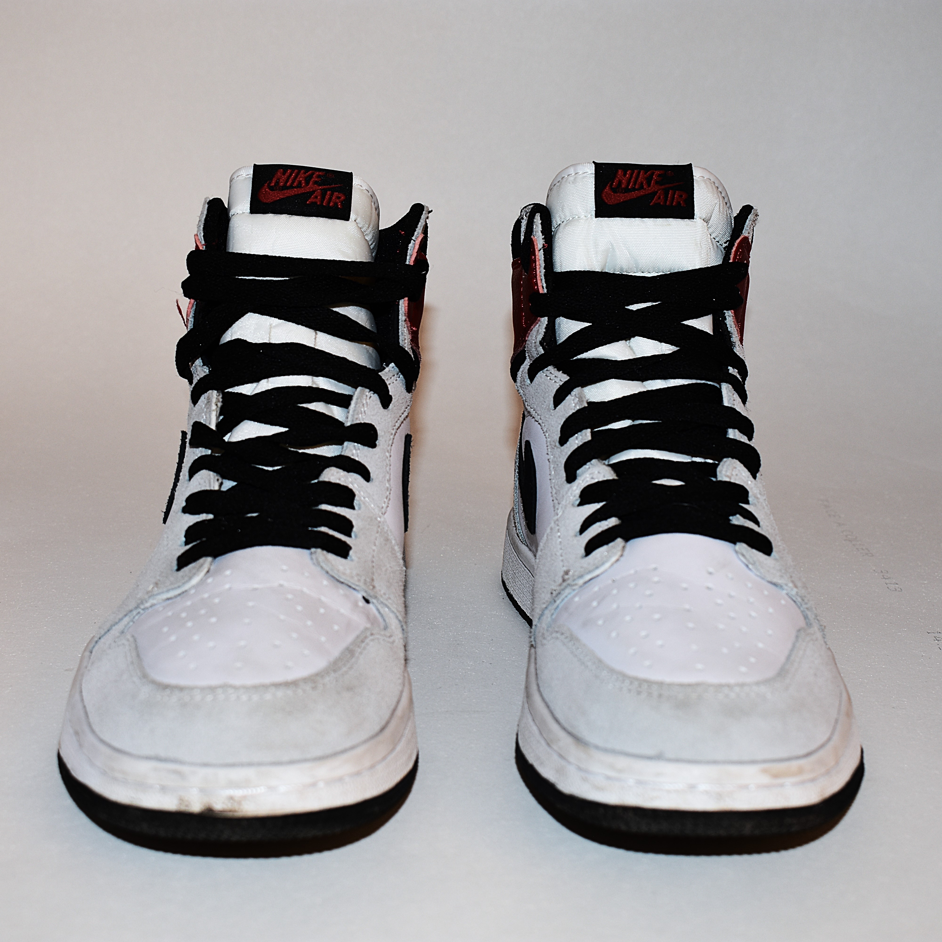 Voir photo 2 de Air Jordan 1 Retro High Light Smoke Grey Air Jordan 1 Retro High Light Smoke Grey Bon état reconditionné photo 2
