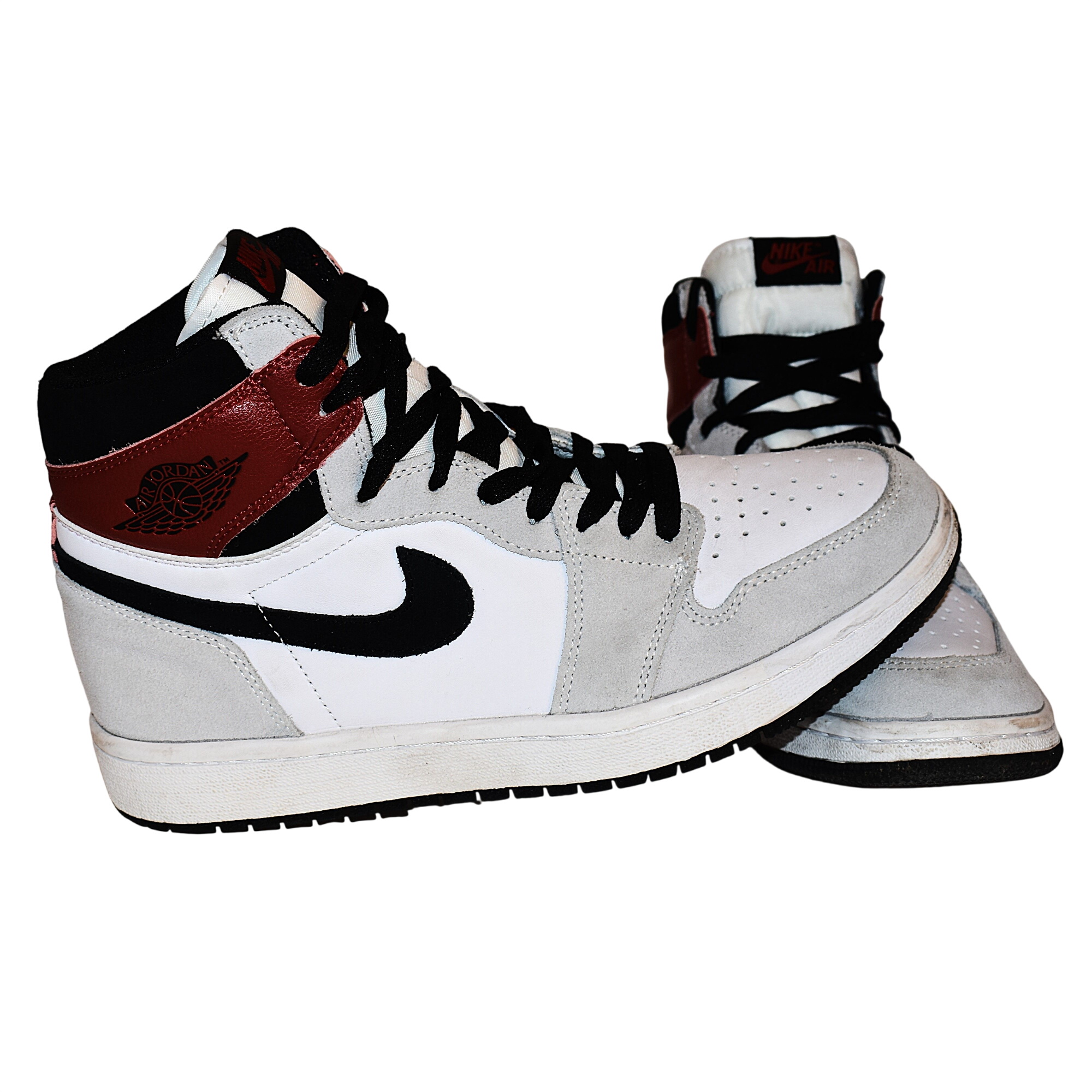 Air Jordan 1 Retro High Light Smoke Grey Bon état - 80,00 € Air Jordan 1 Retro High Light Smoke Grey Bon état reconditionné disponible sur Label Emmaüs
