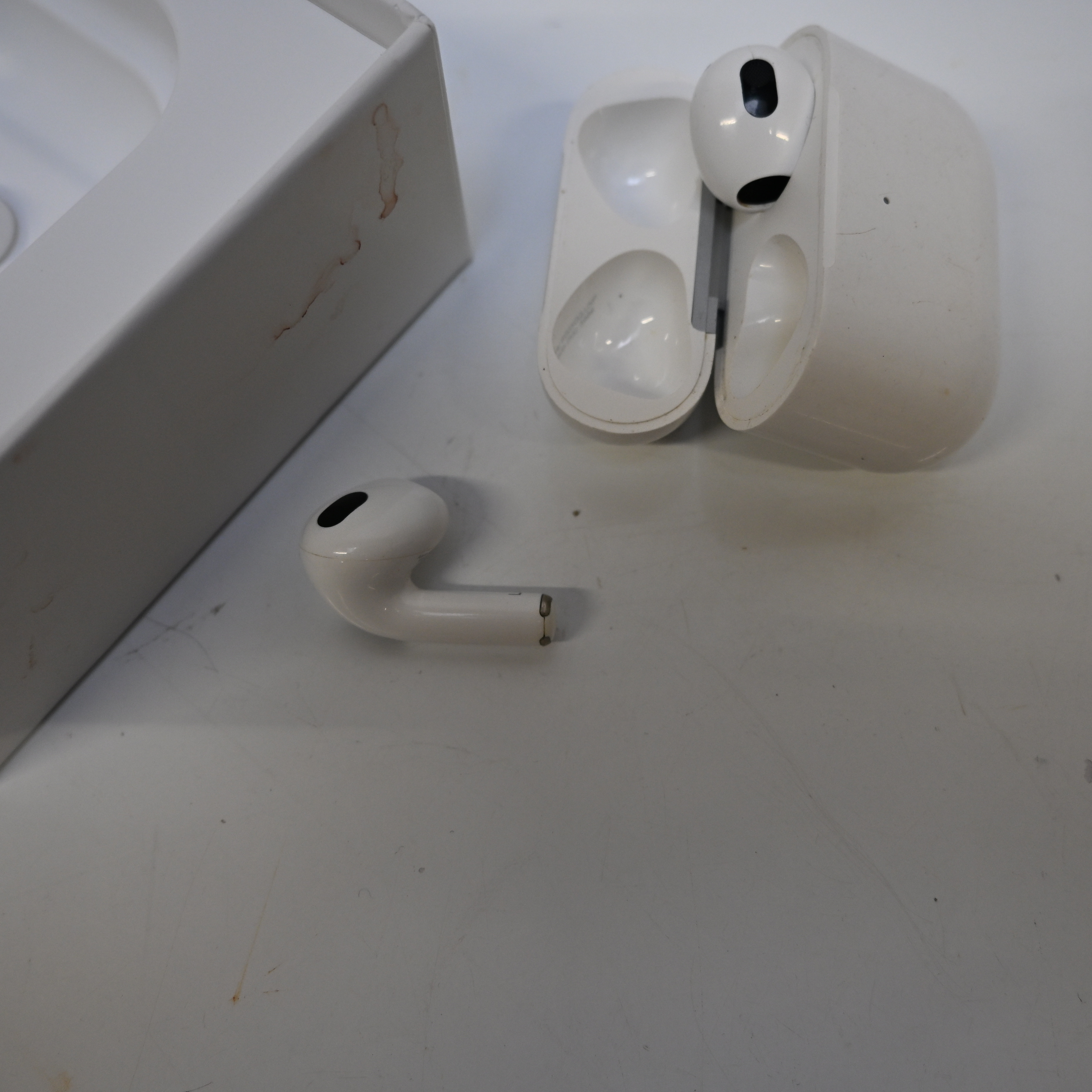 Voir photo 4 de AirPods pro AirPods pro Bon état reconditionné photo 4