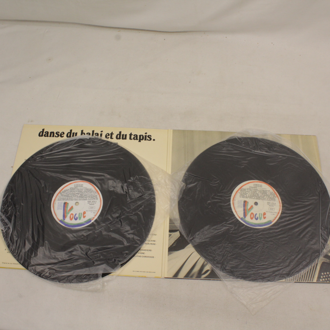 Voir photo 7 de Album de deux vinyle d'Aimable et son orchestre - La danse du balai et du tapis. Album de deux vinyle d'Aimable et son orchestre - La danse du balai et du tapis. reconditionné photo 7