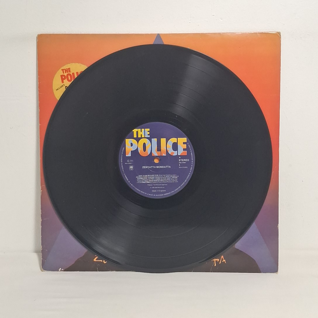 Voir photo 2 de Album The police " Zenyatta mondatta" en vinyle 33t Album The police " Zenyatta mondatta" en vinyle 33t État correct reconditionné photo 2