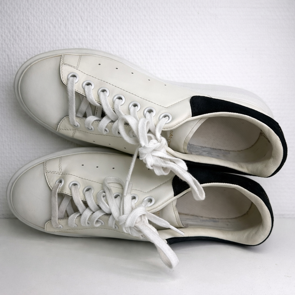 Voir photo 6 de Alexander McQueen - Baskets - Cuir blanches - Mixte - 41 Alexander McQueen - Baskets - Cuir blanches - Mixte - 41 Très bon état reconditionné photo 6