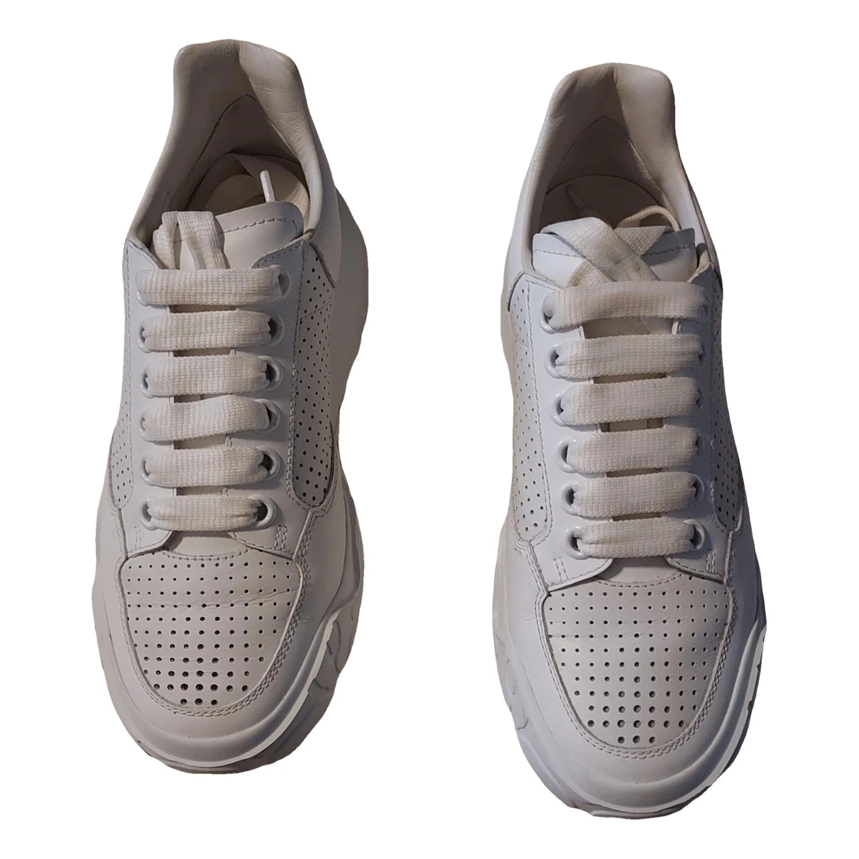 Alexander McQueen Baskets en cuir Court Trainer Bon état - alternatives disponibles sur Dero Alexander McQueen Baskets en cuir Court Trainer Bon état Alexander McQueen reconditionné (offre indisponible)