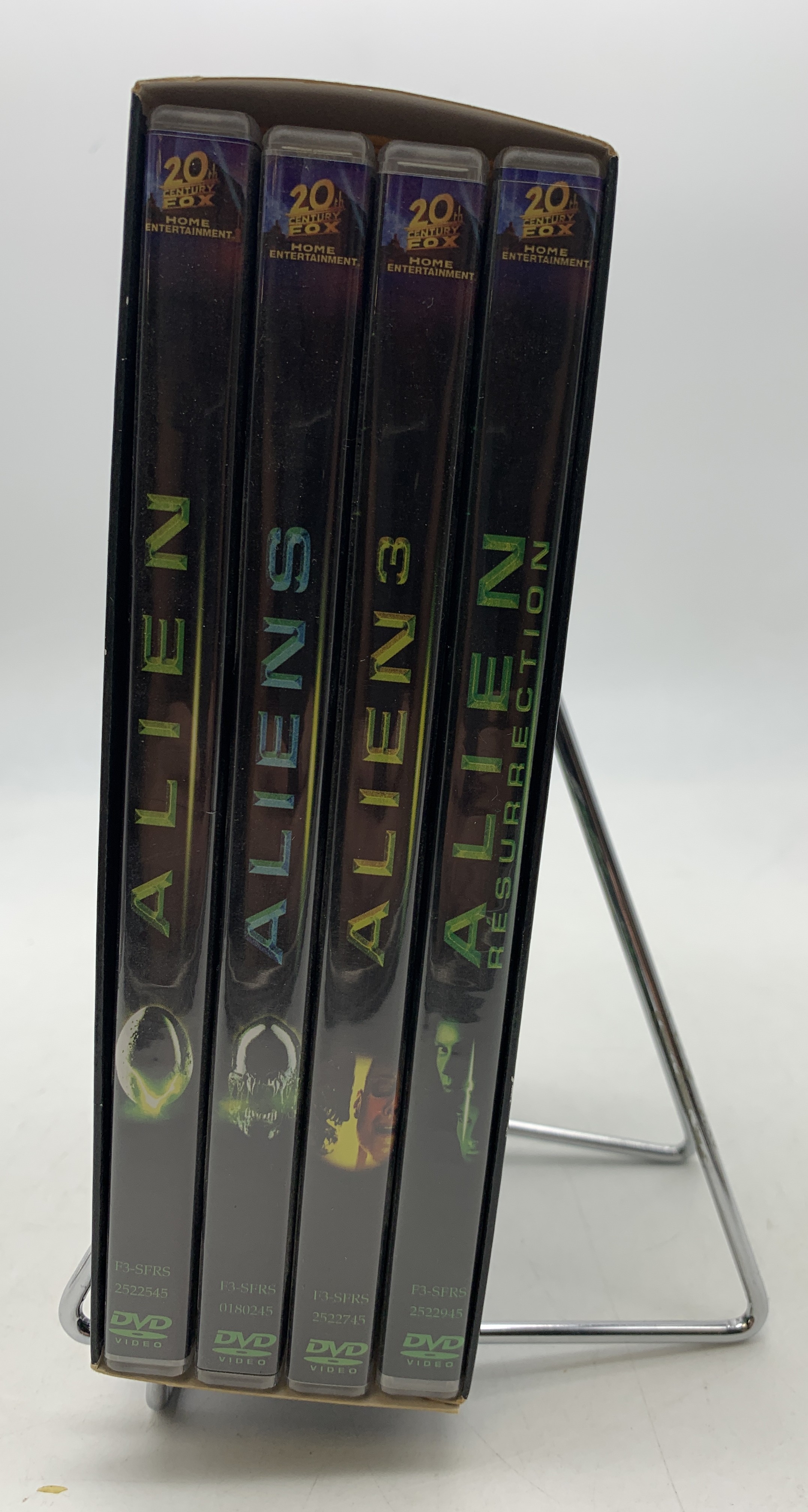 Voir photo 2 de Alien Quadriologie - coffret DVD Alien Quadriologie - coffret DVD Très bon état reconditionné photo 2