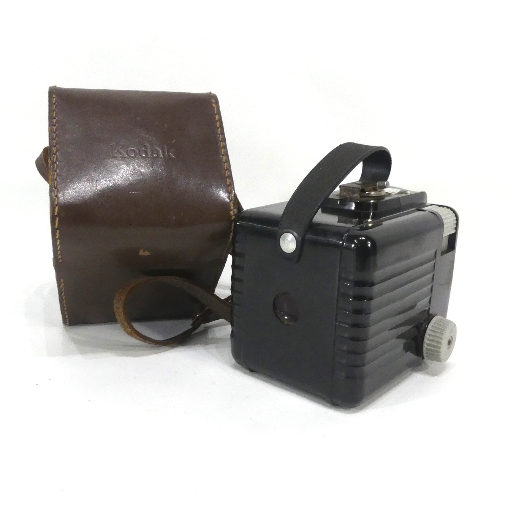 Voir photo 11 de Ancien appareil photo Kodak Brownie Flash Ancien appareil photo Kodak Brownie Flash Bon état reconditionné photo 11