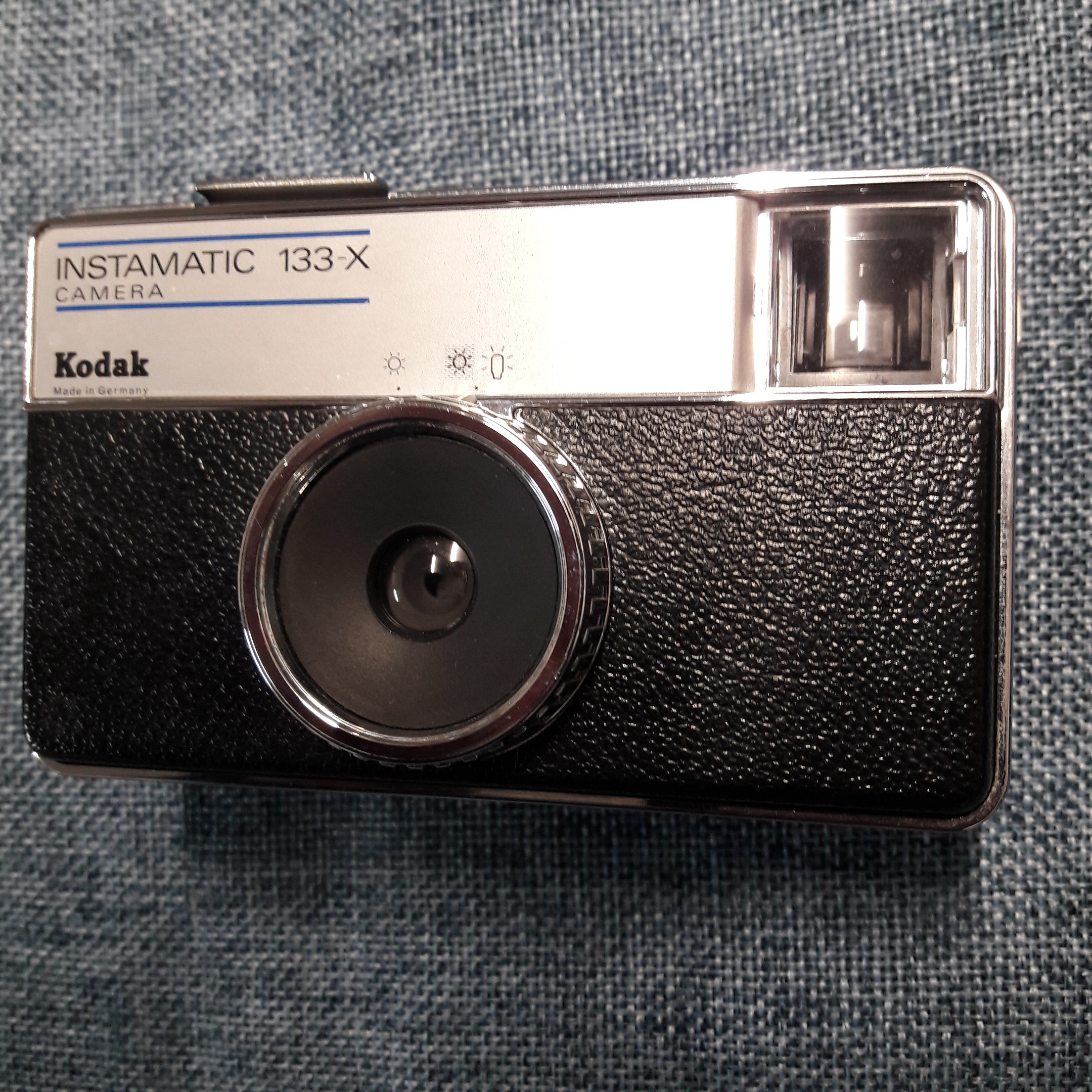 Voir photo 2 de Ancien appareil photo Kodak instamatic 133-X Ancien appareil photo Kodak instamatic 133-X reconditionné photo 2