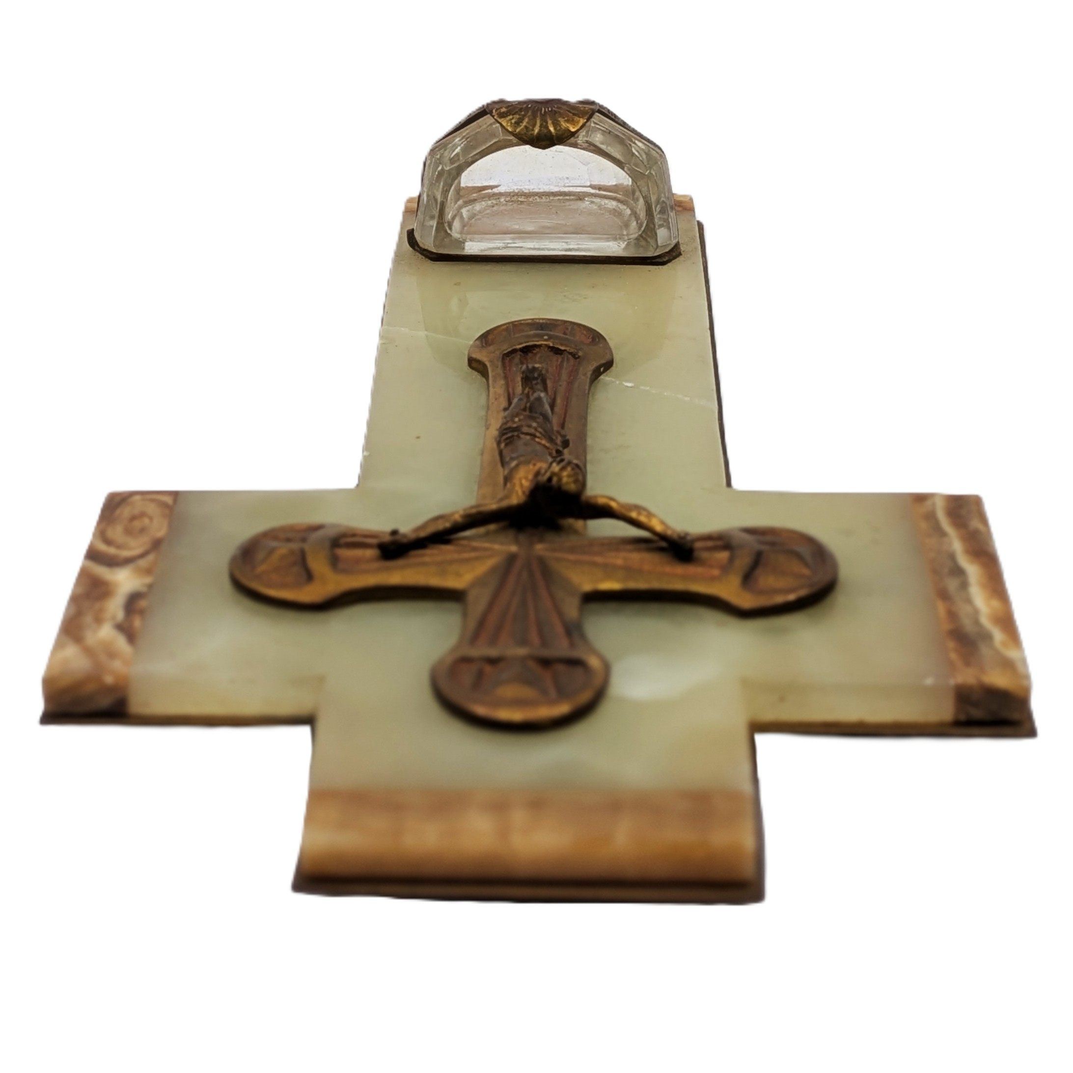 Voir photo 3 de Ancien Bénitier Crucifix Mural Art Déco en Pierre et Métal Doré Ancien Bénitier Crucifix Mural Art Déco en Pierre et Métal Doré Bon état reconditionné photo 3