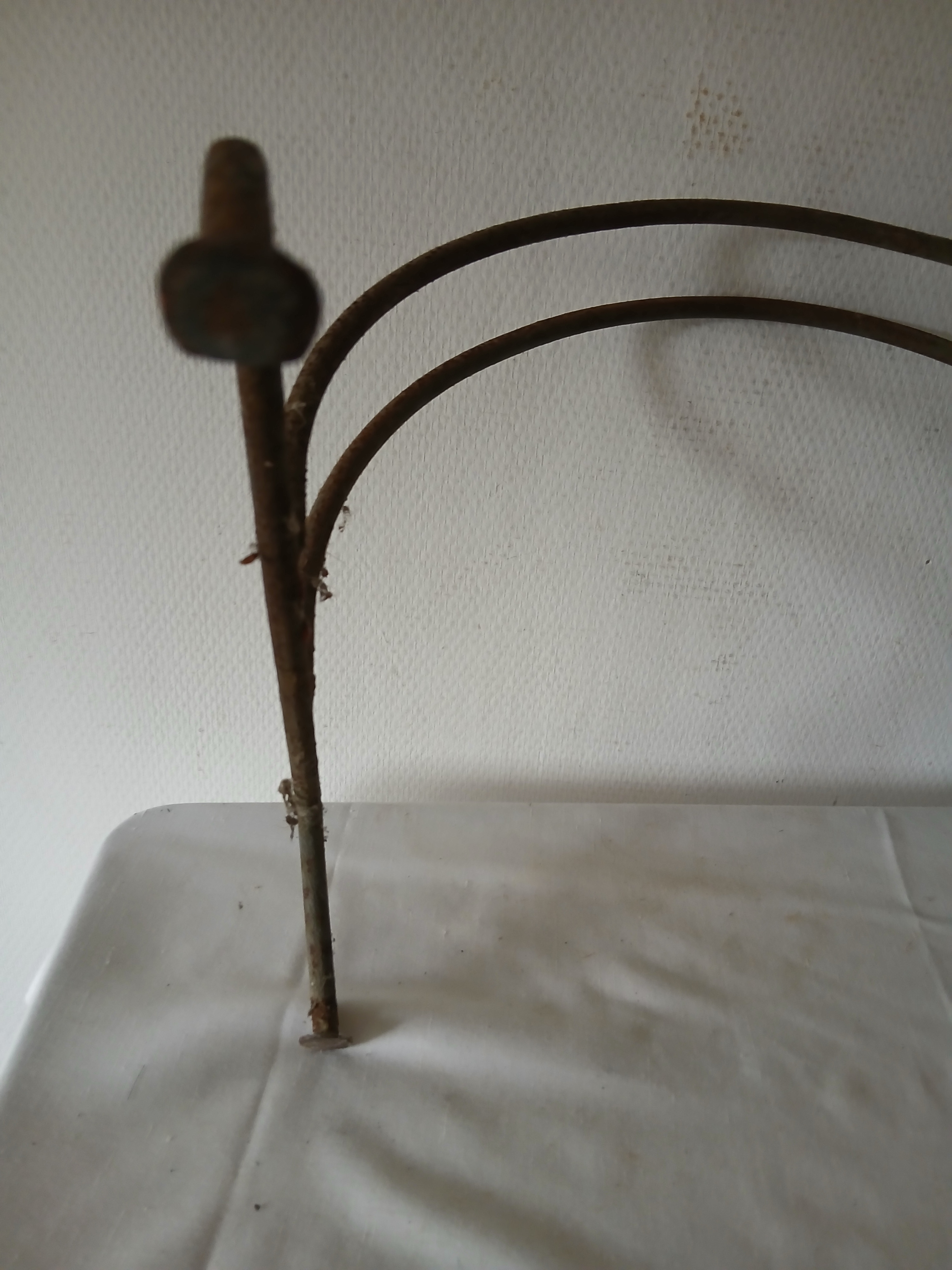 Voir photo 3 de Ancien berceau vintage en fer rond pour vélo. Ancien berceau vintage en fer rond pour vélo. Bon état reconditionné photo 3